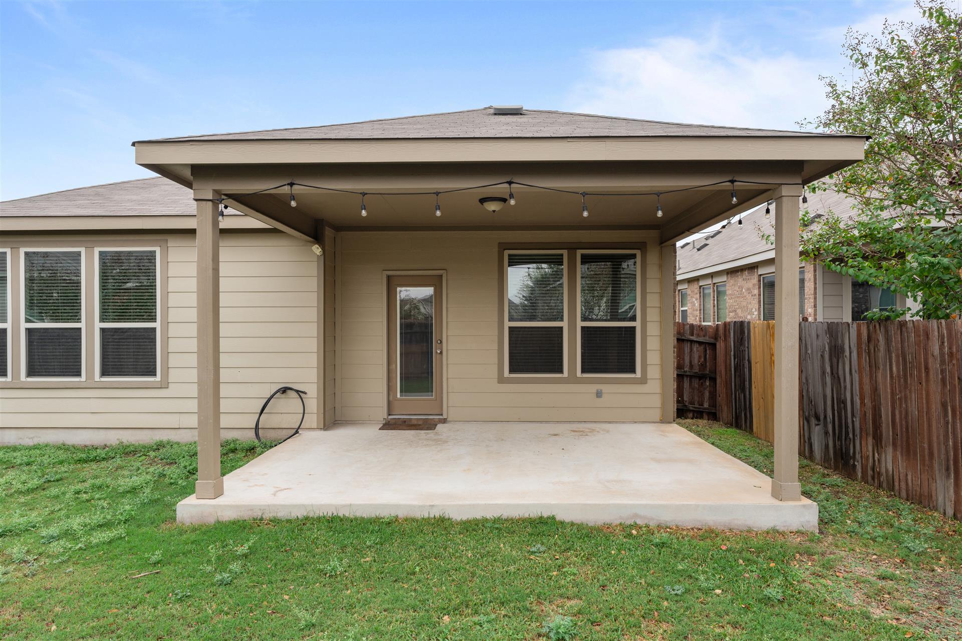 Image 28 of 35 For 320 Cyril Dr