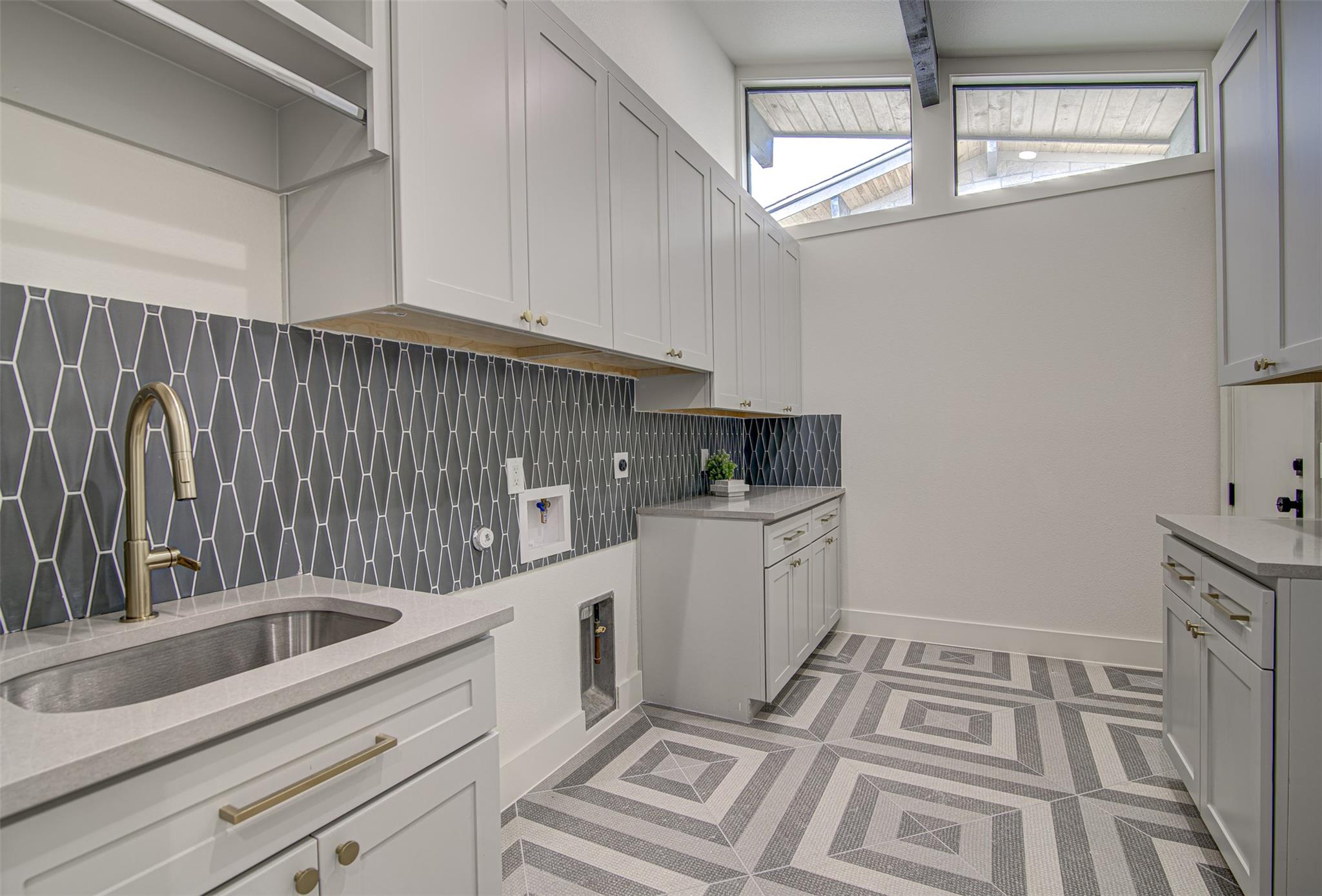 Image 21 of 23 For 19543 Lakehurst Loop