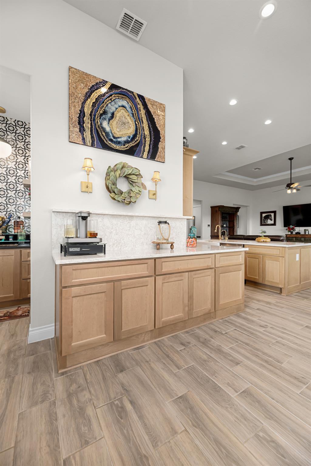 Image 12 of 39 For 505 John Price St