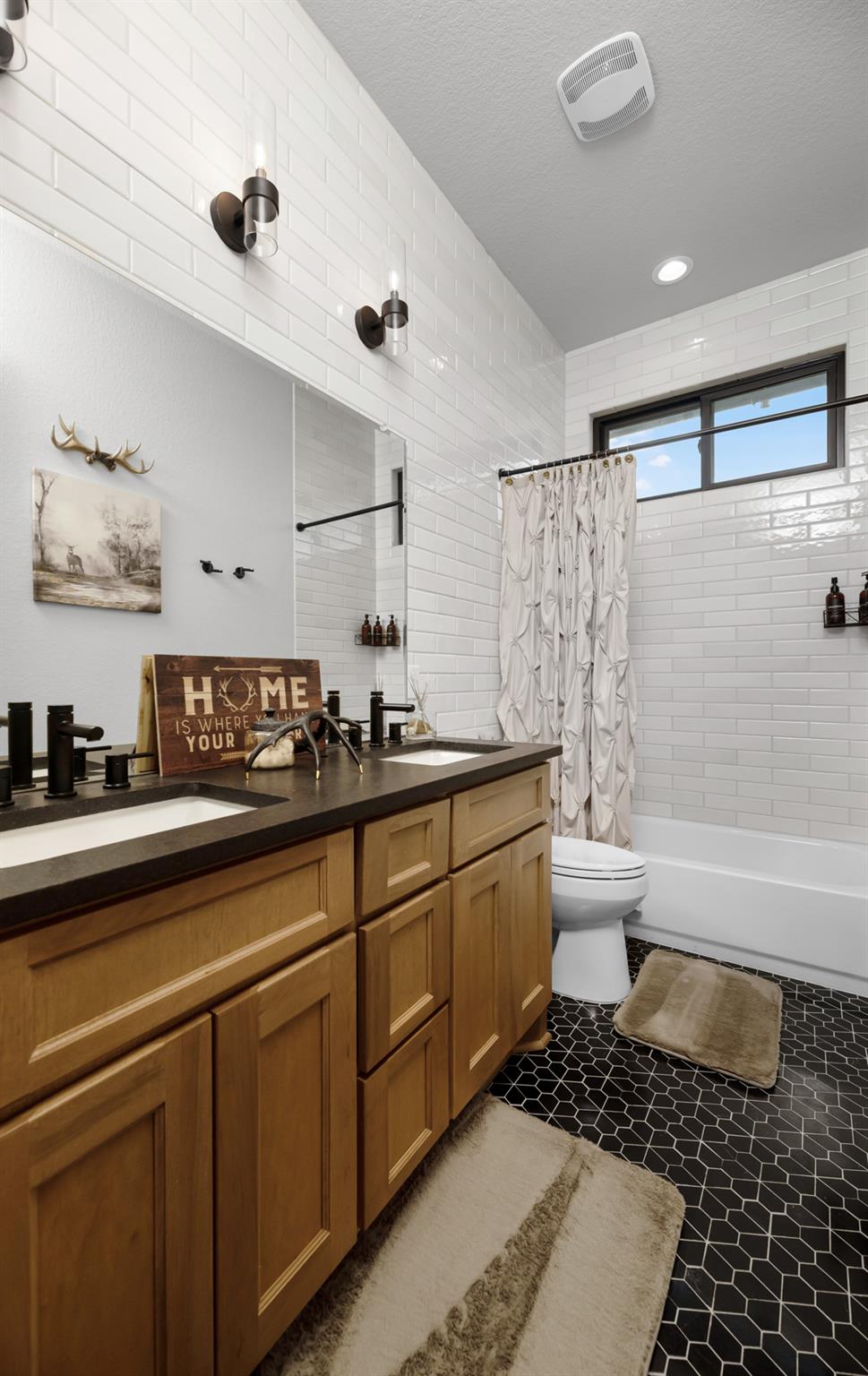 Image 26 of 39 For 505 John Price St