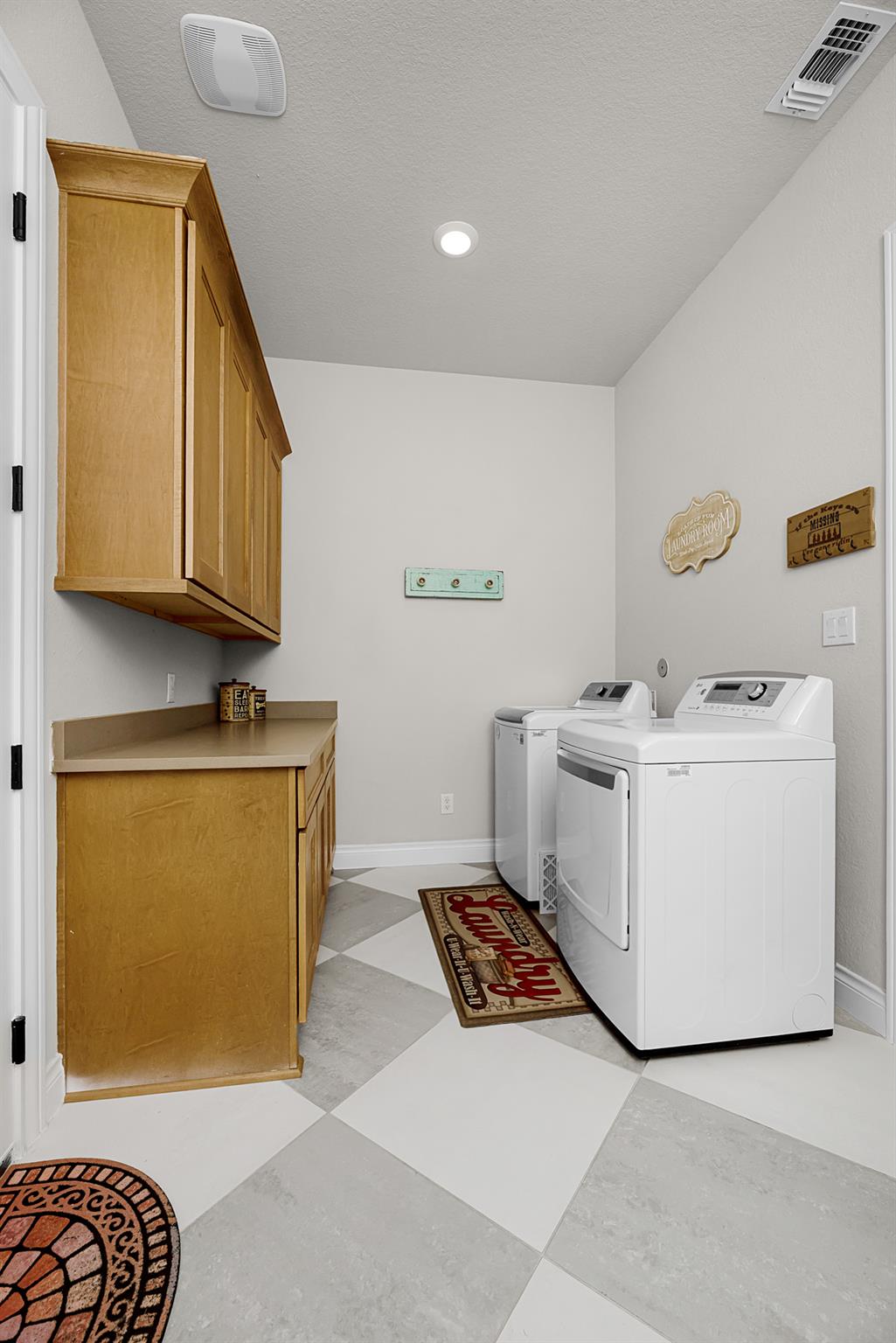 Image 32 of 39 For 505 John Price St