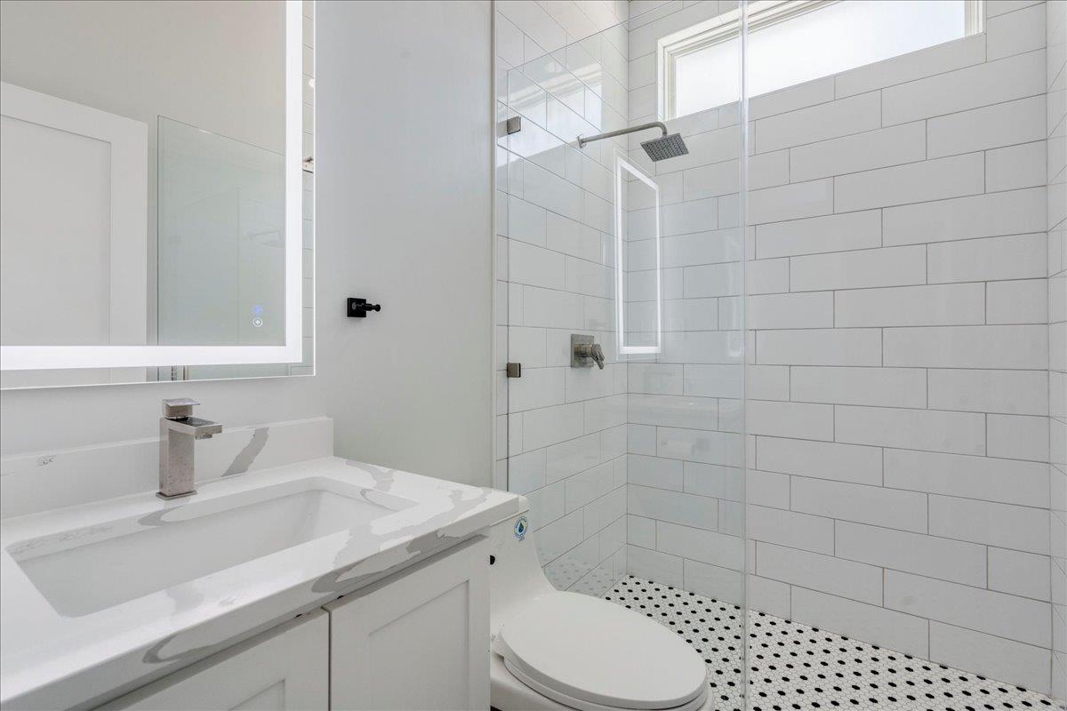 Image 20 of 37 For 1215 Howard St