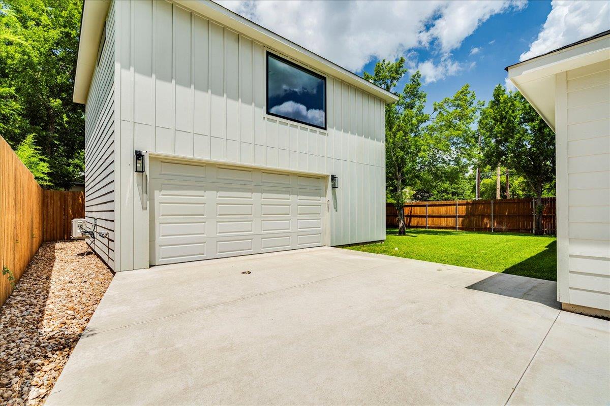 Image 25 of 37 For 1215 Howard St