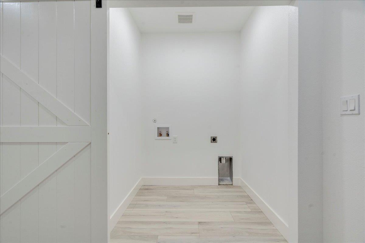 Image 34 of 37 For 1215 Howard St