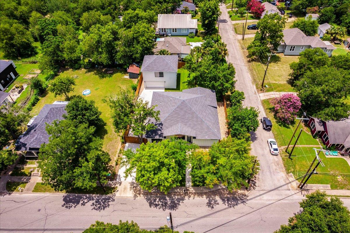 Image 35 of 37 For 1215 Howard St