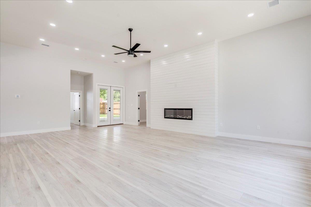 Image 5 of 37 For 1215 Howard St