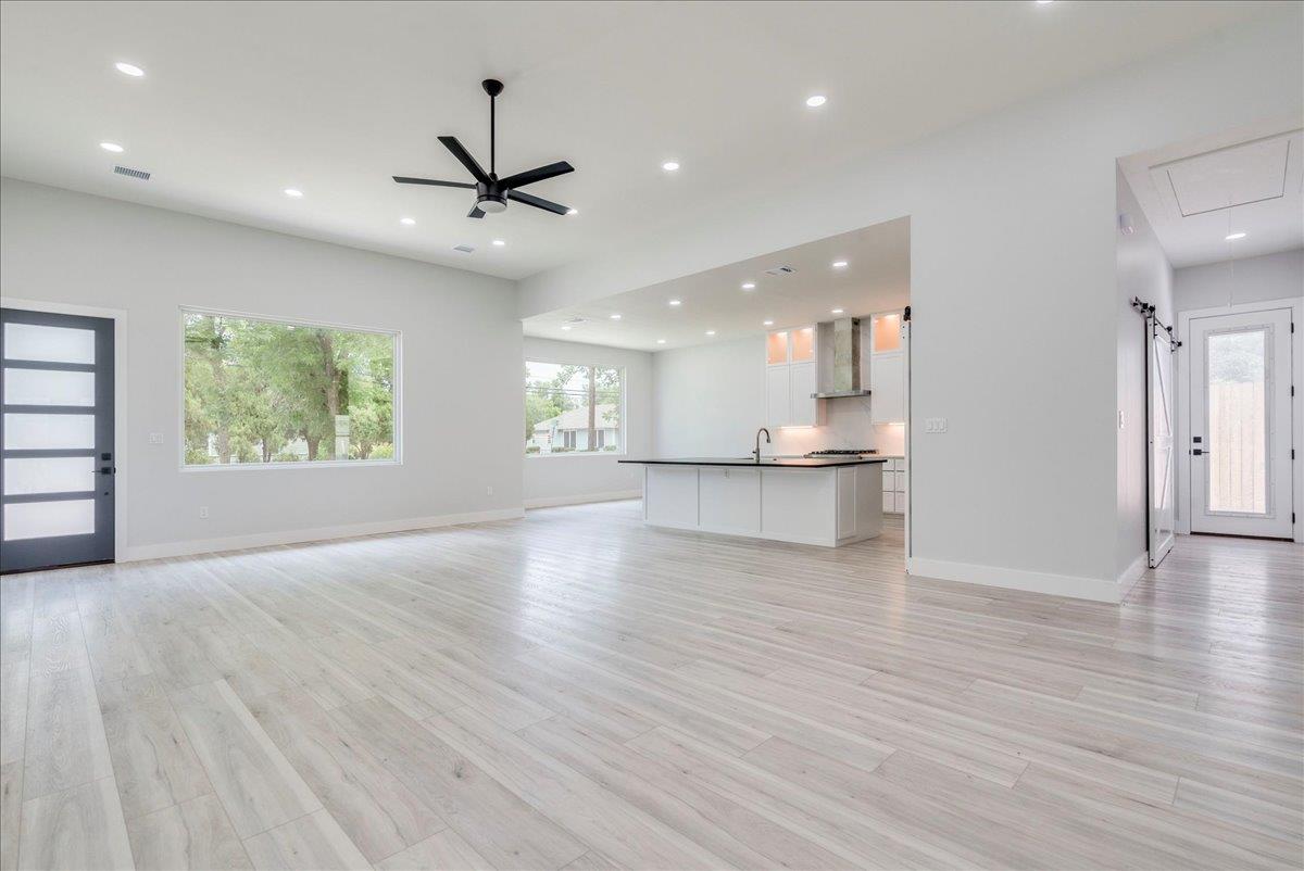 Image 6 of 37 For 1215 Howard St