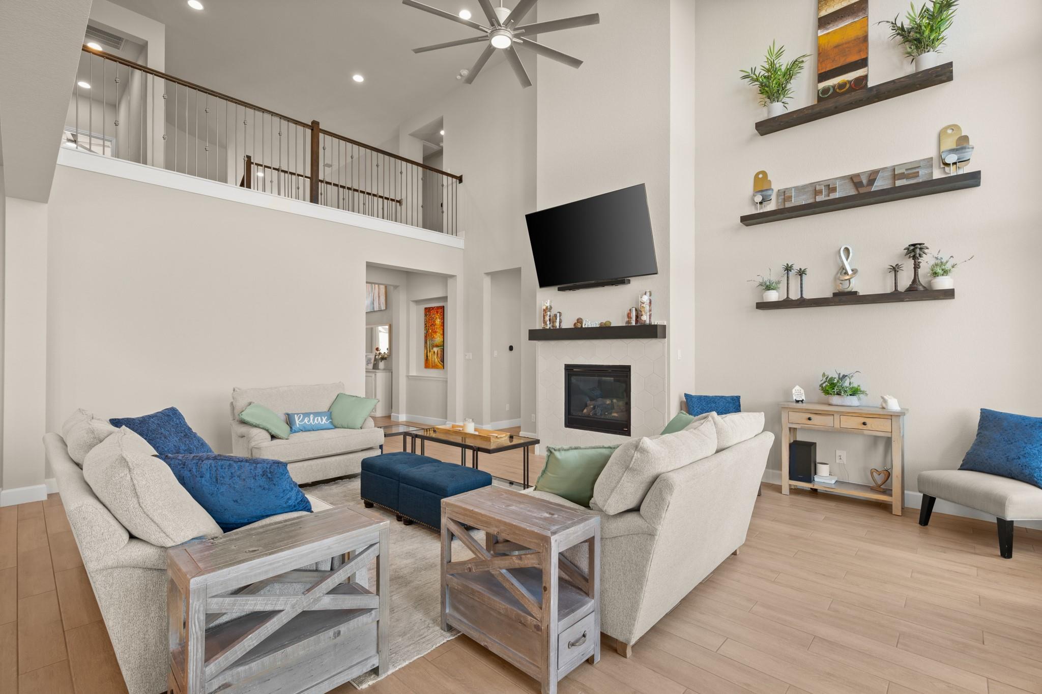 Image 11 of 40 For 108 Rosetta Loop