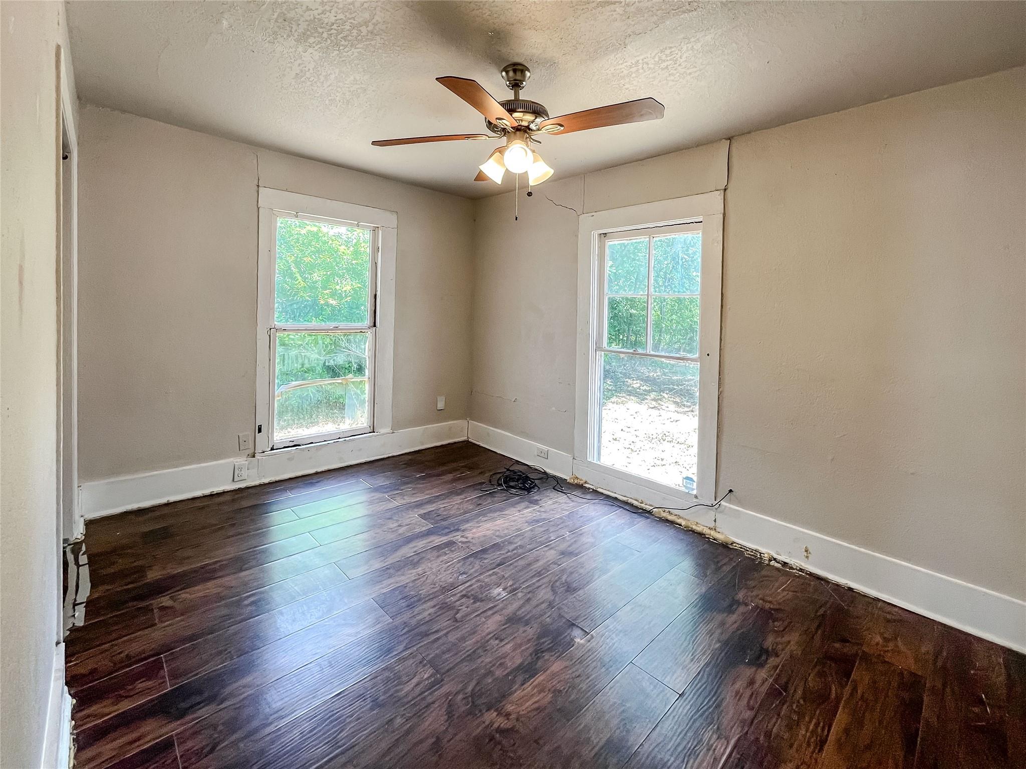 Image 19 of 24 For 1216 Delaware St