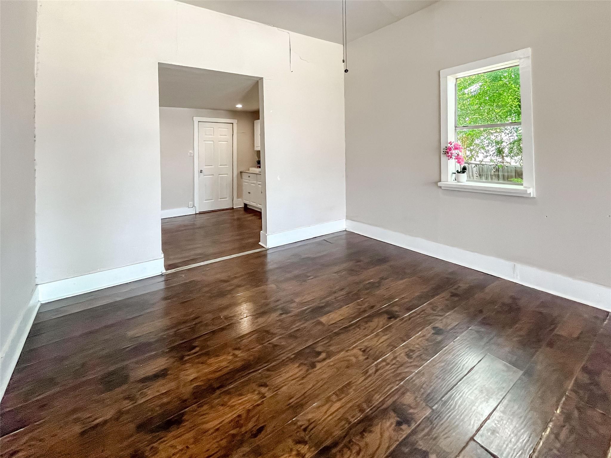 Image 3 of 24 For 1216 Delaware St