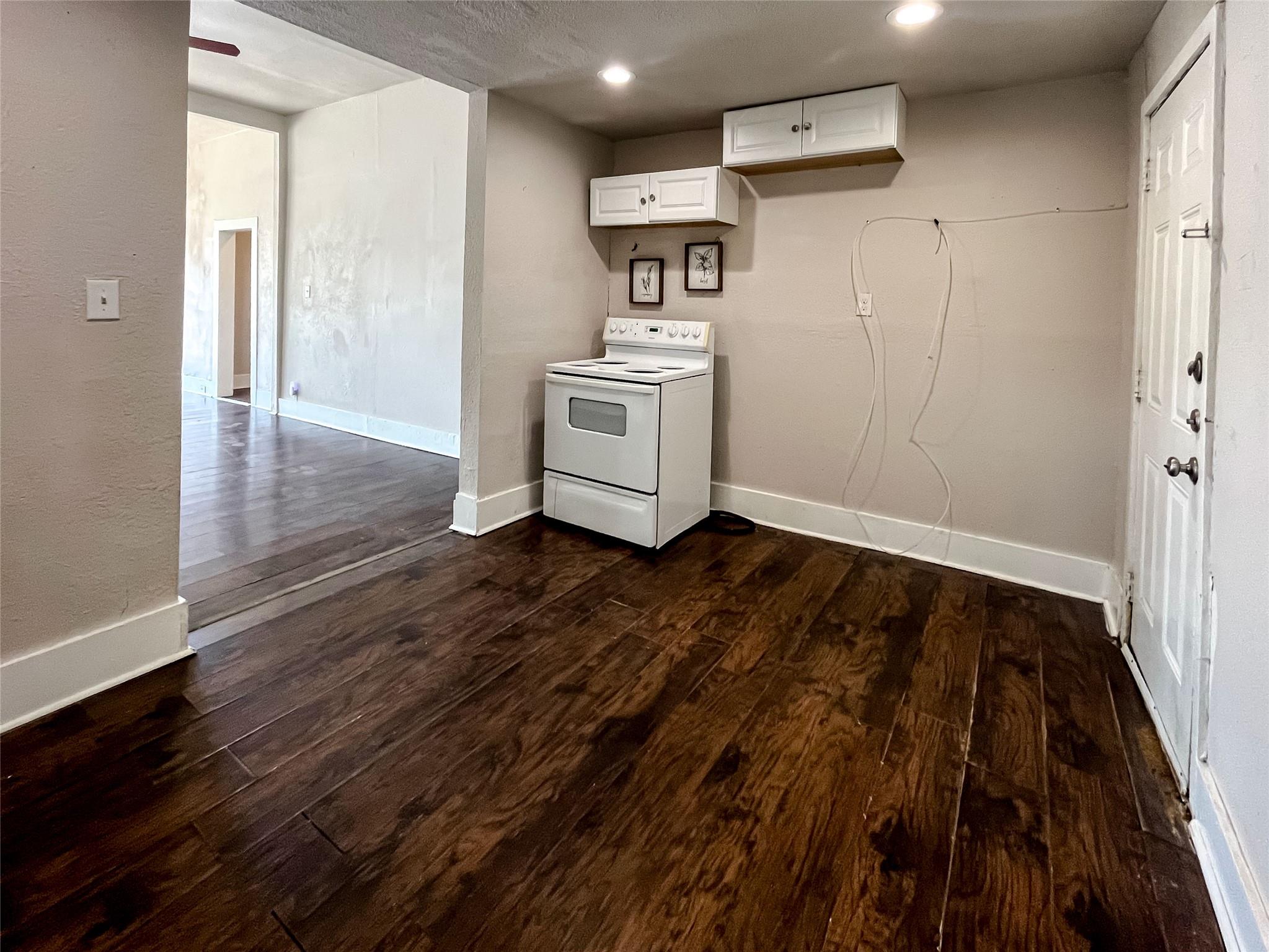 Image 6 of 24 For 1216 Delaware St