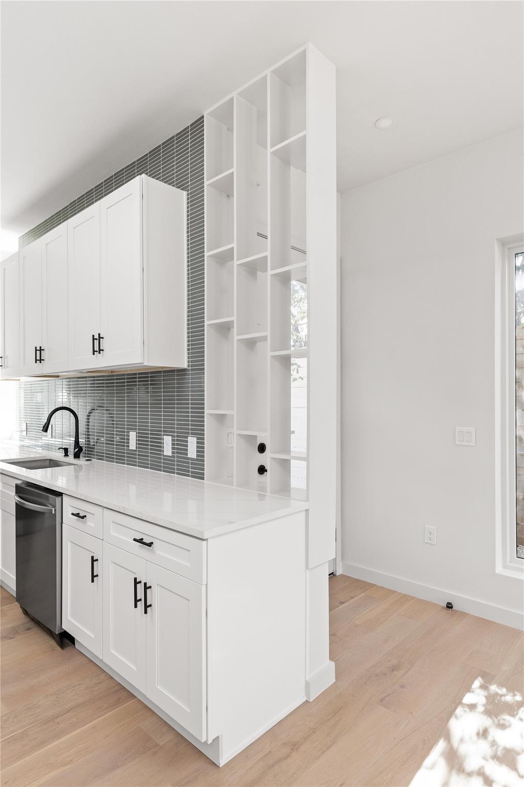 Image 13 of 40 For 613 Clifford Rd A & B