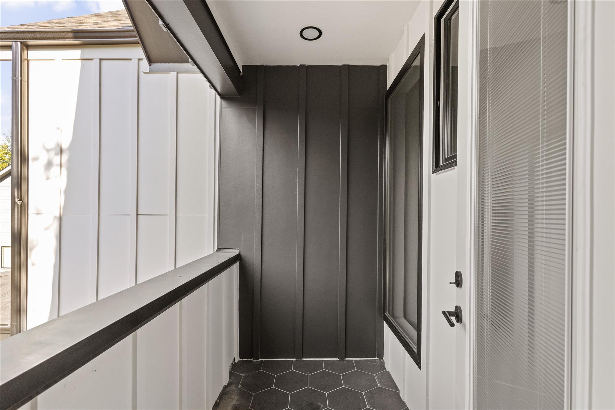 Image 18 of 40 For 613 Clifford Rd A & B