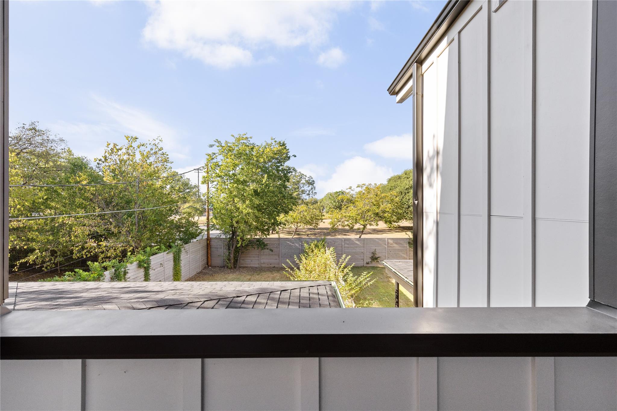 Image 19 of 40 For 613 Clifford Rd A & B