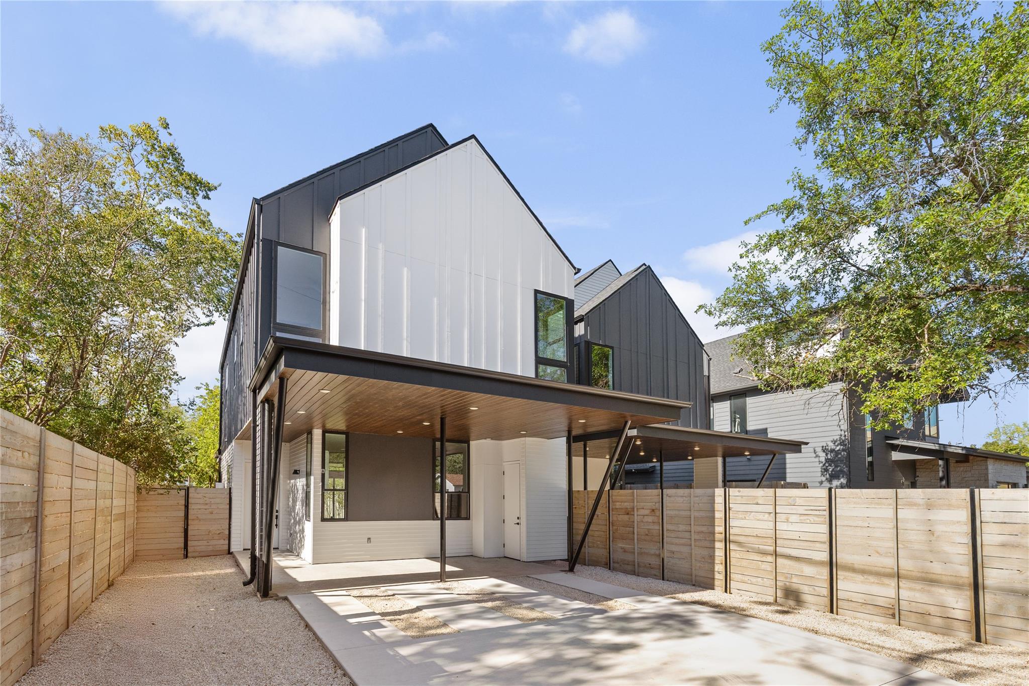 Image 2 of 40 For 613 Clifford Rd A & B