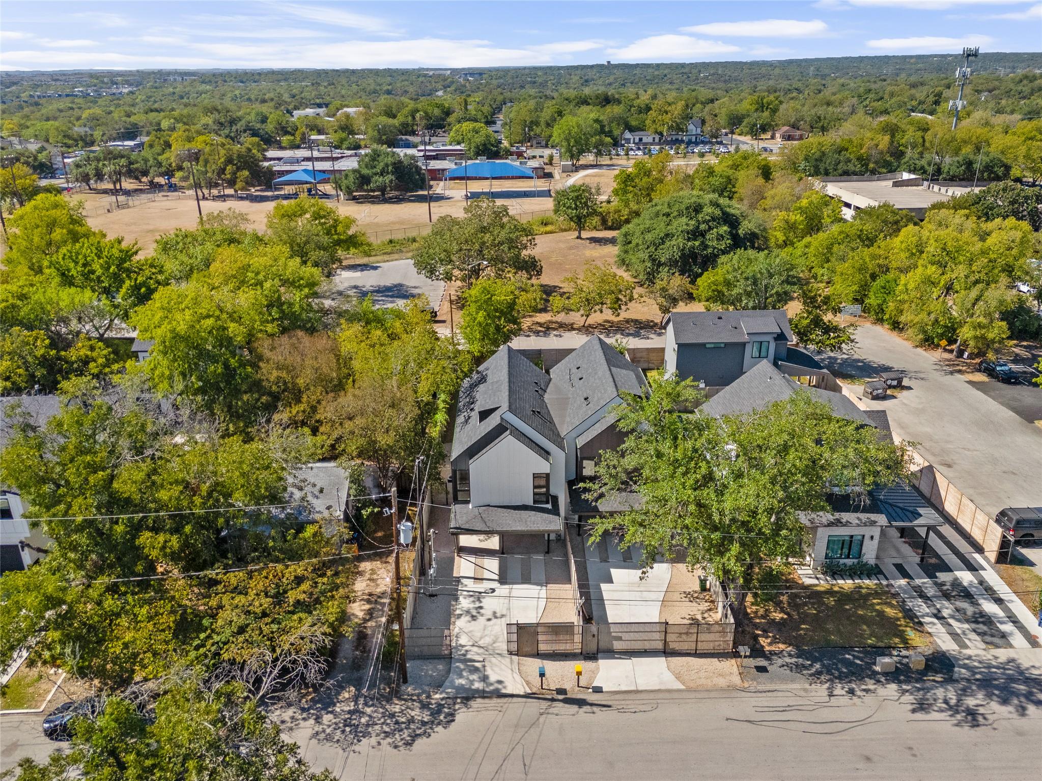 Image 35 of 40 For 613 Clifford Rd A & B