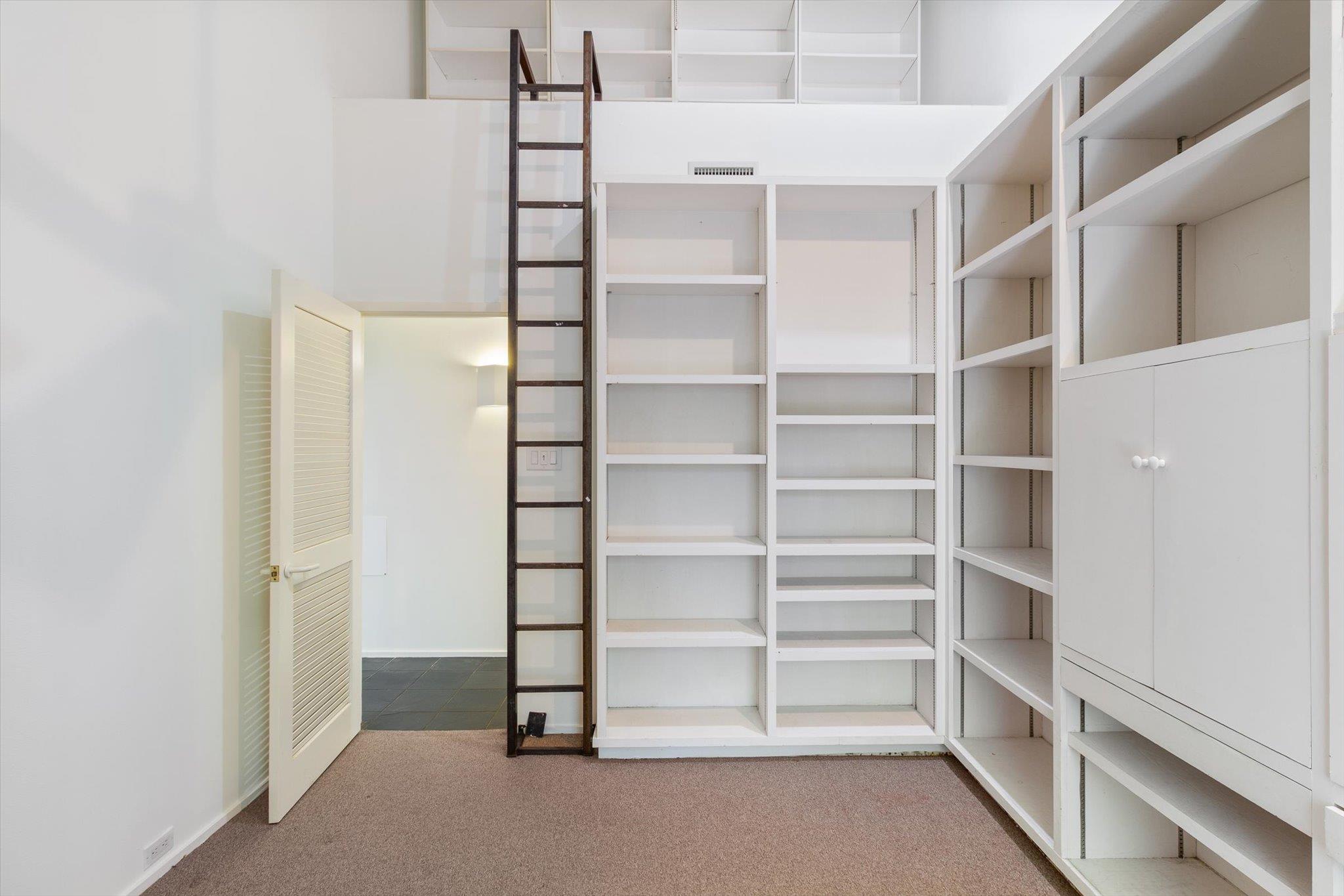 Image 14 of 40 For 708 Snyder Hill Dr