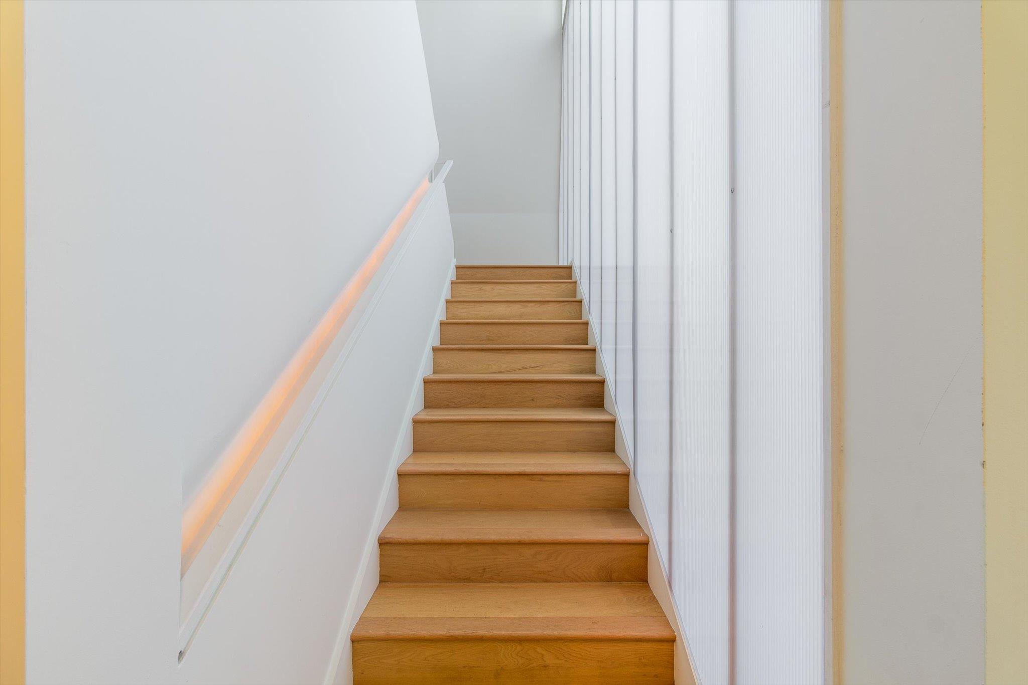 Image 23 of 40 For 708 Snyder Hill Dr