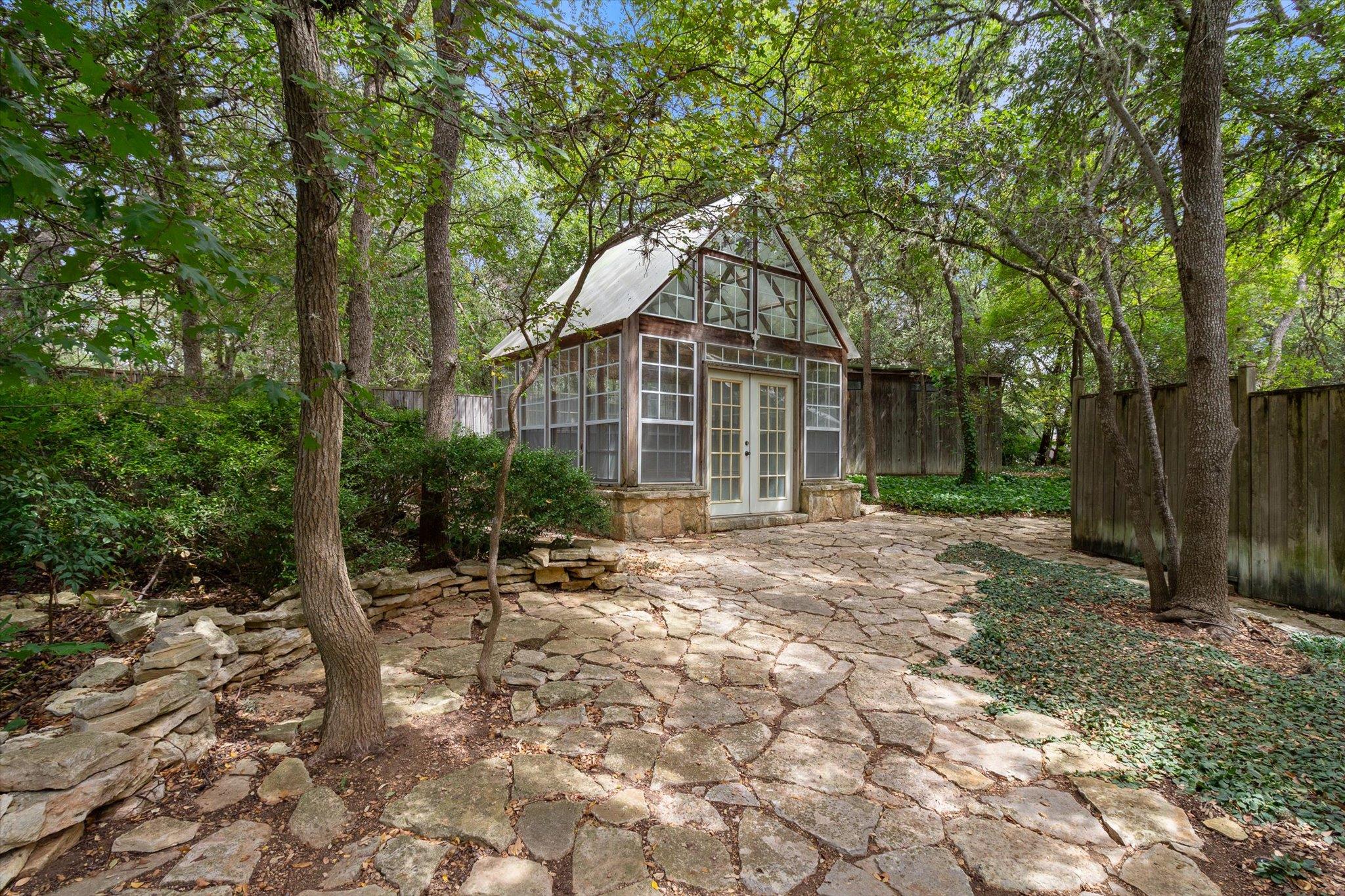 Image 35 of 40 For 708 Snyder Hill Dr