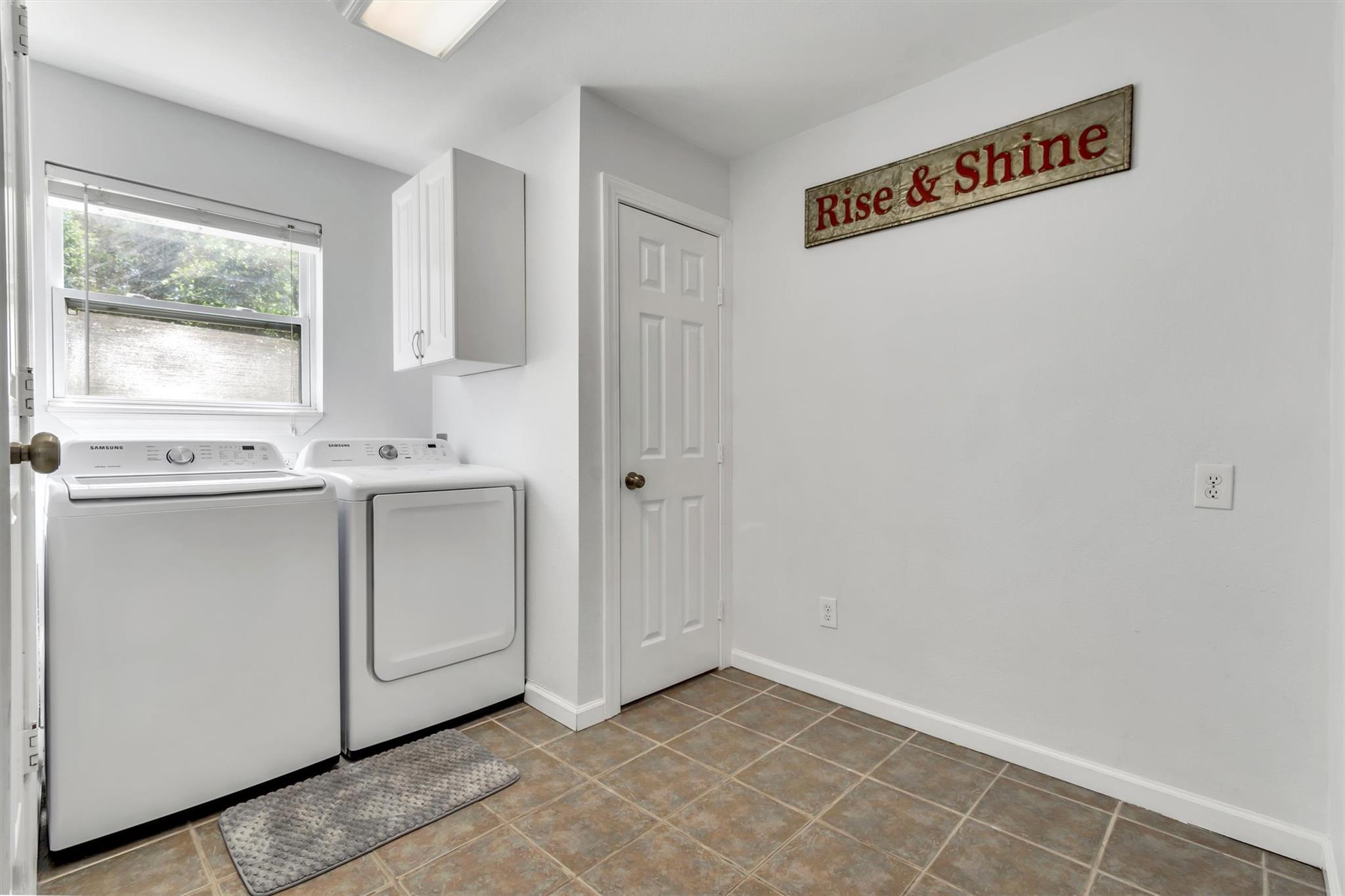 Image 17 of 21 For 612 Mockingbird Dr