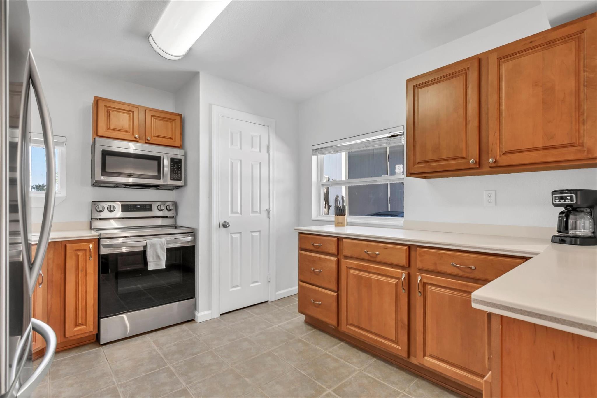 Image 5 of 21 For 612 Mockingbird Dr