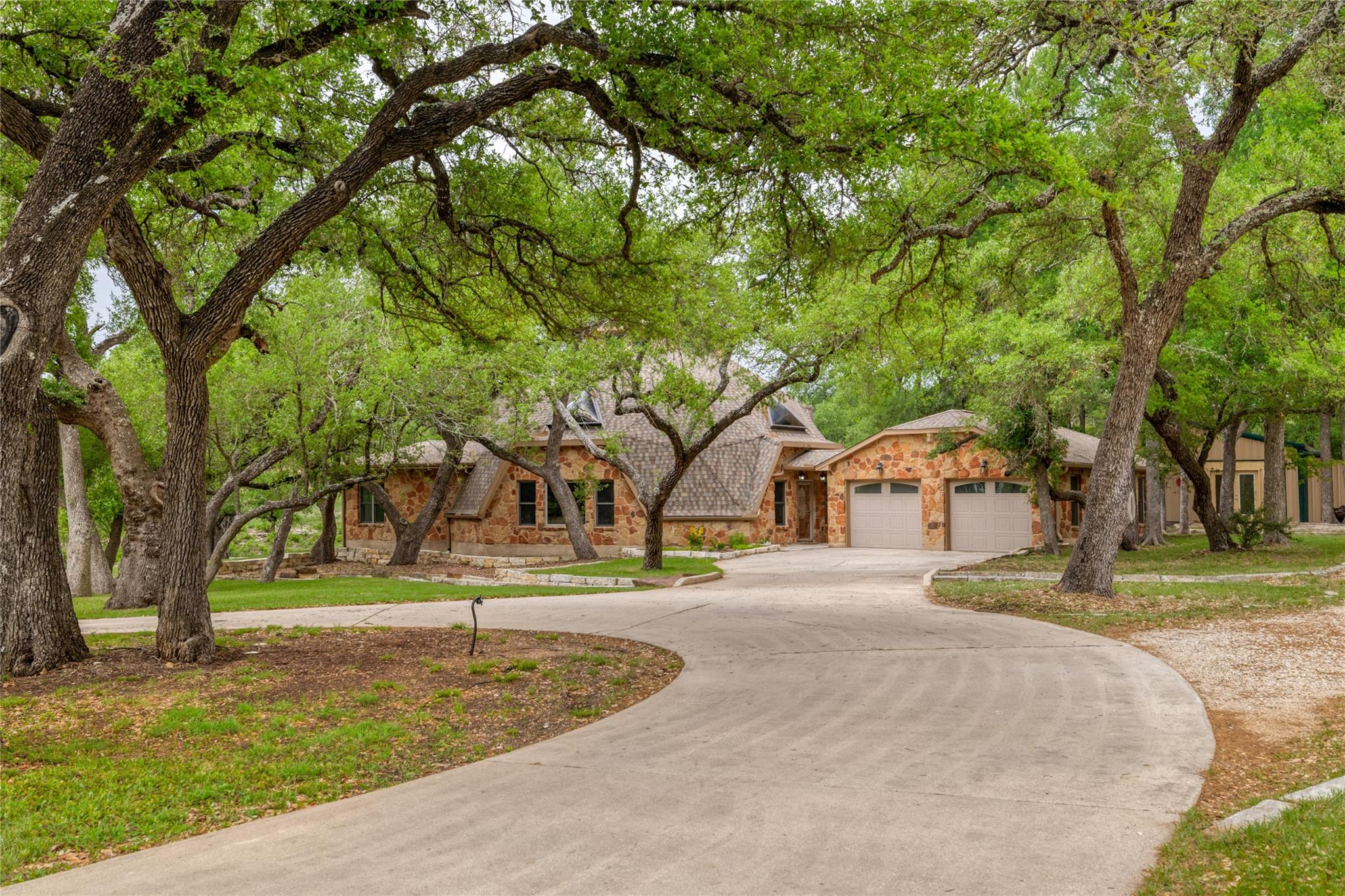 Details for 16 Tall Oaks Trl, Austin, TX 78737