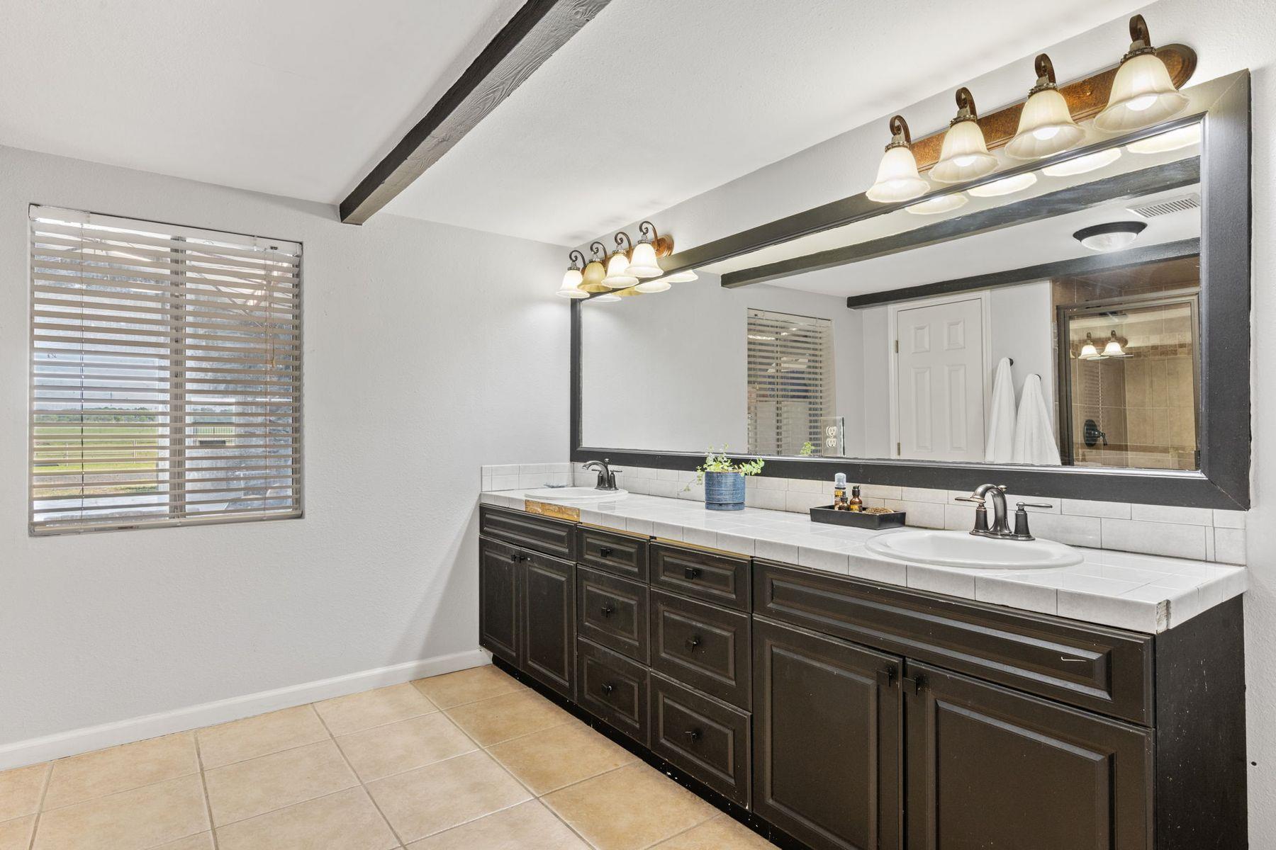 Image 22 of 40 For 25 Zoeller Ln