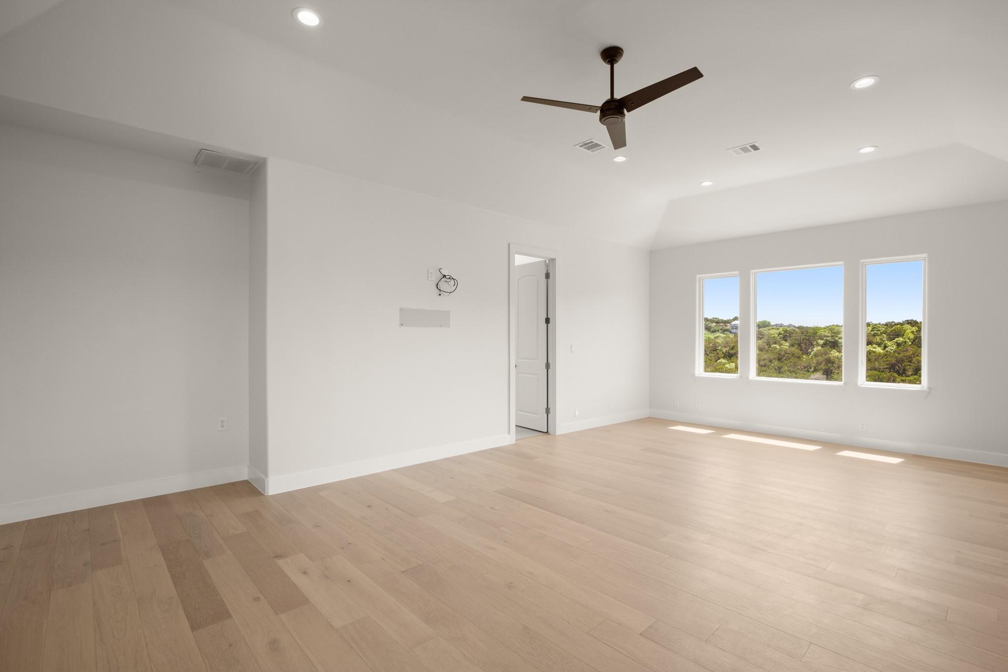 Image 15 of 37 For 3401 Day Star Cv