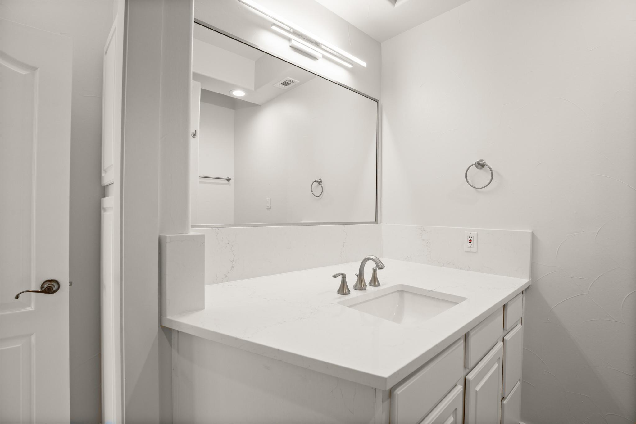 Image 20 of 37 For 3401 Day Star Cv