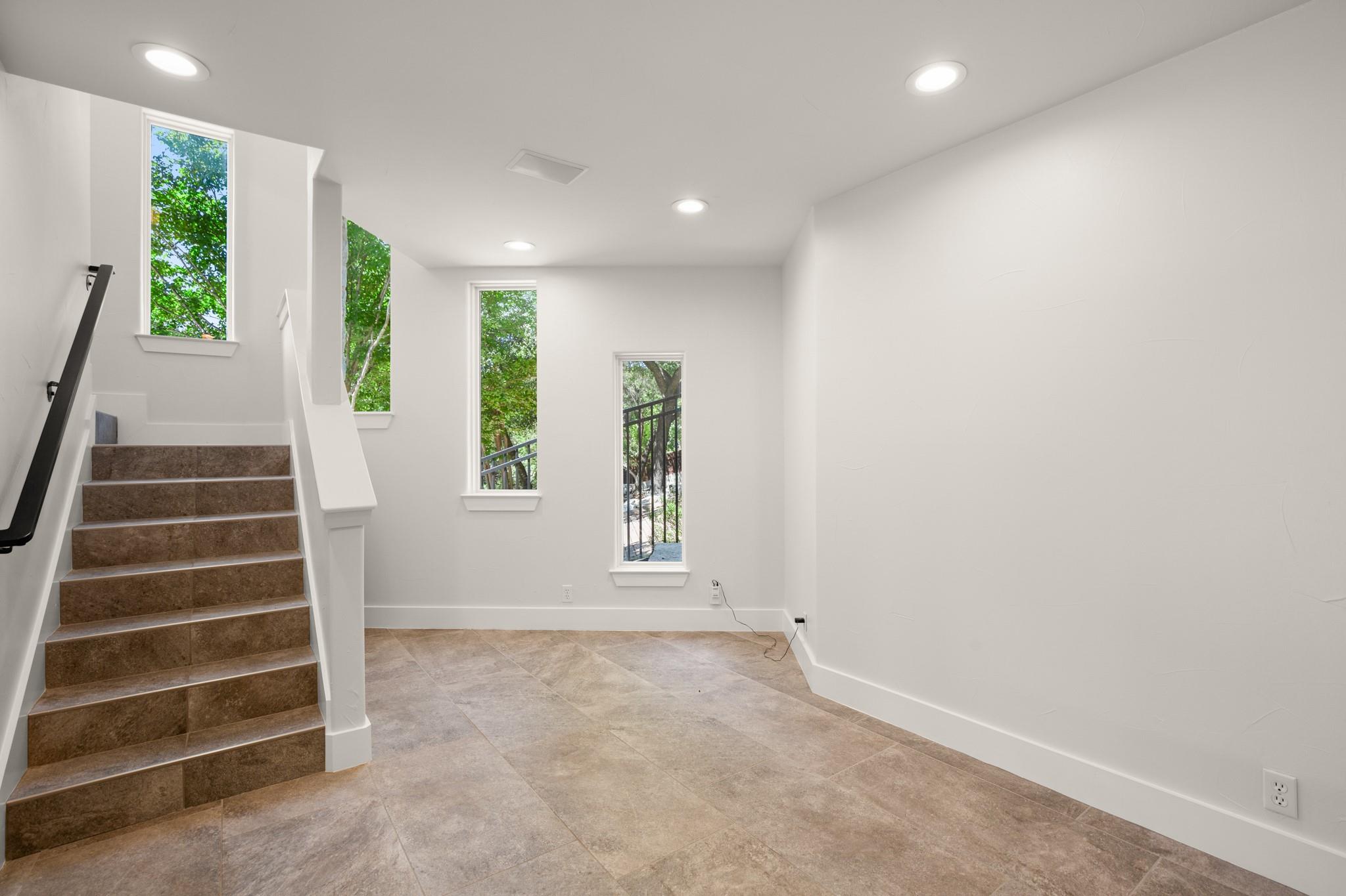 Image 23 of 37 For 3401 Day Star Cv