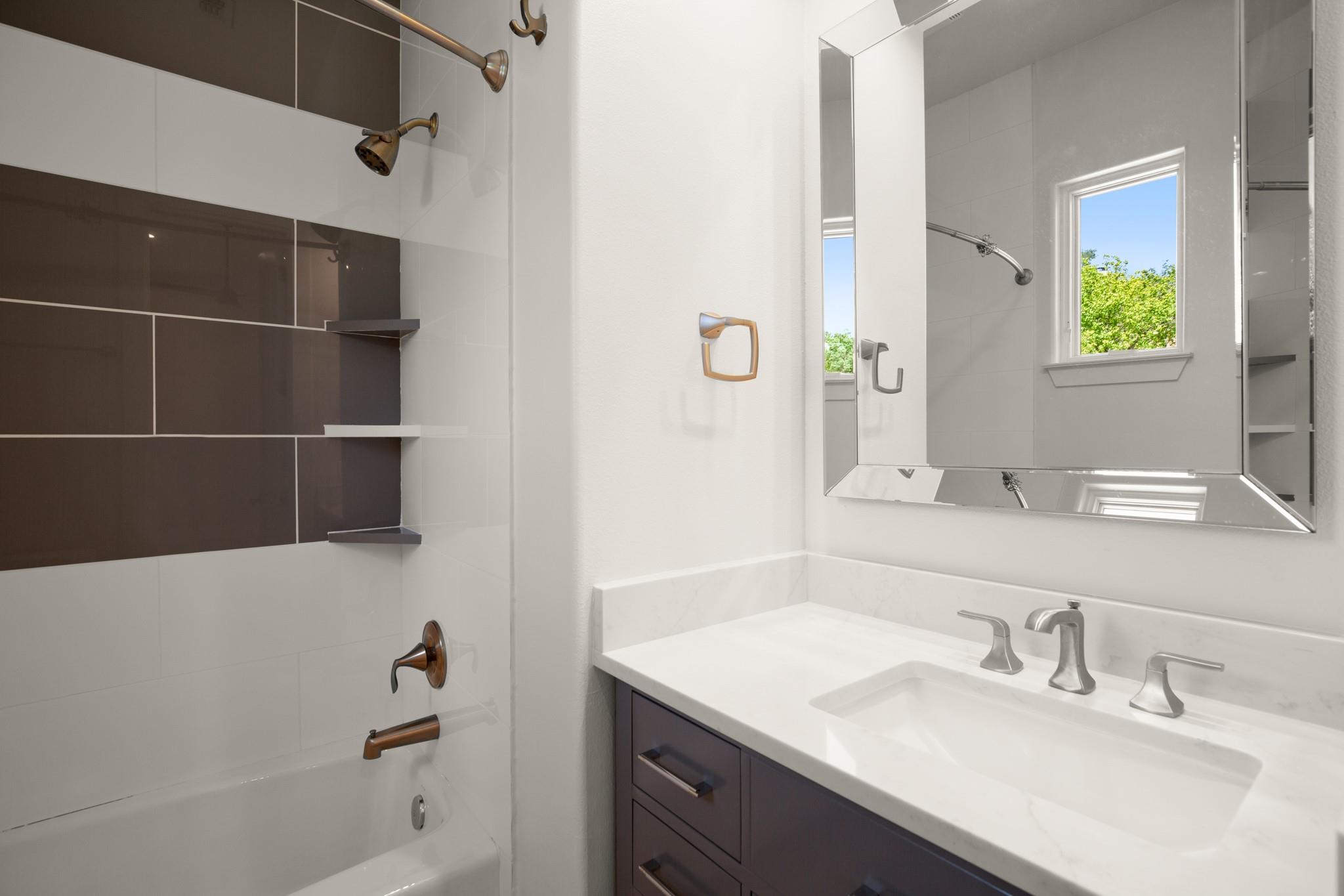 Image 32 of 37 For 3401 Day Star Cv