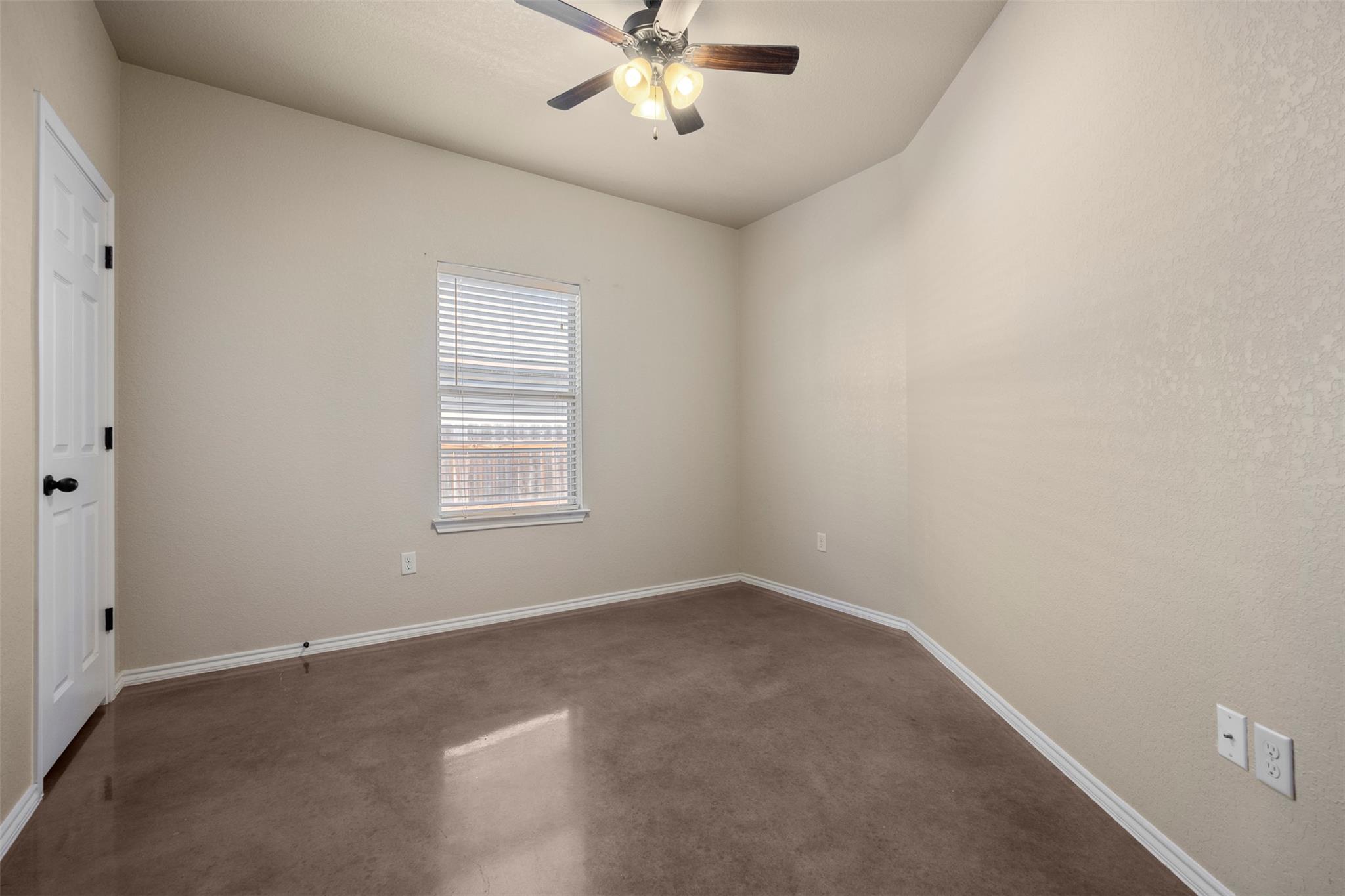 Image 10 of 16 For 125-127 Joanne Cv