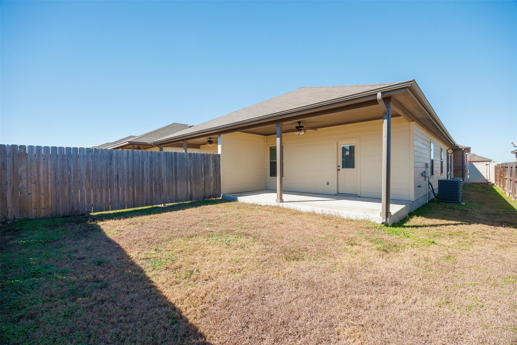 Image 15 of 16 For 125-127 Joanne Cv