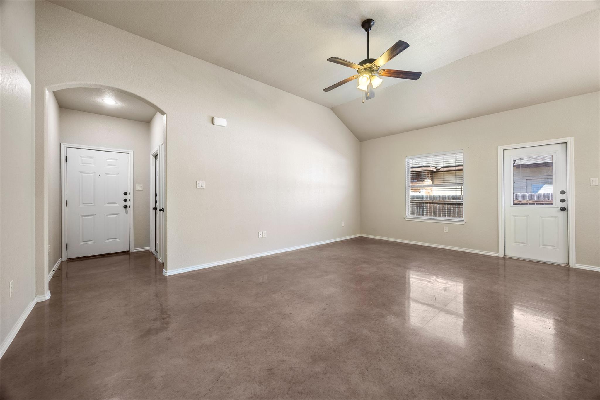 Image 3 of 16 For 125-127 Joanne Cv