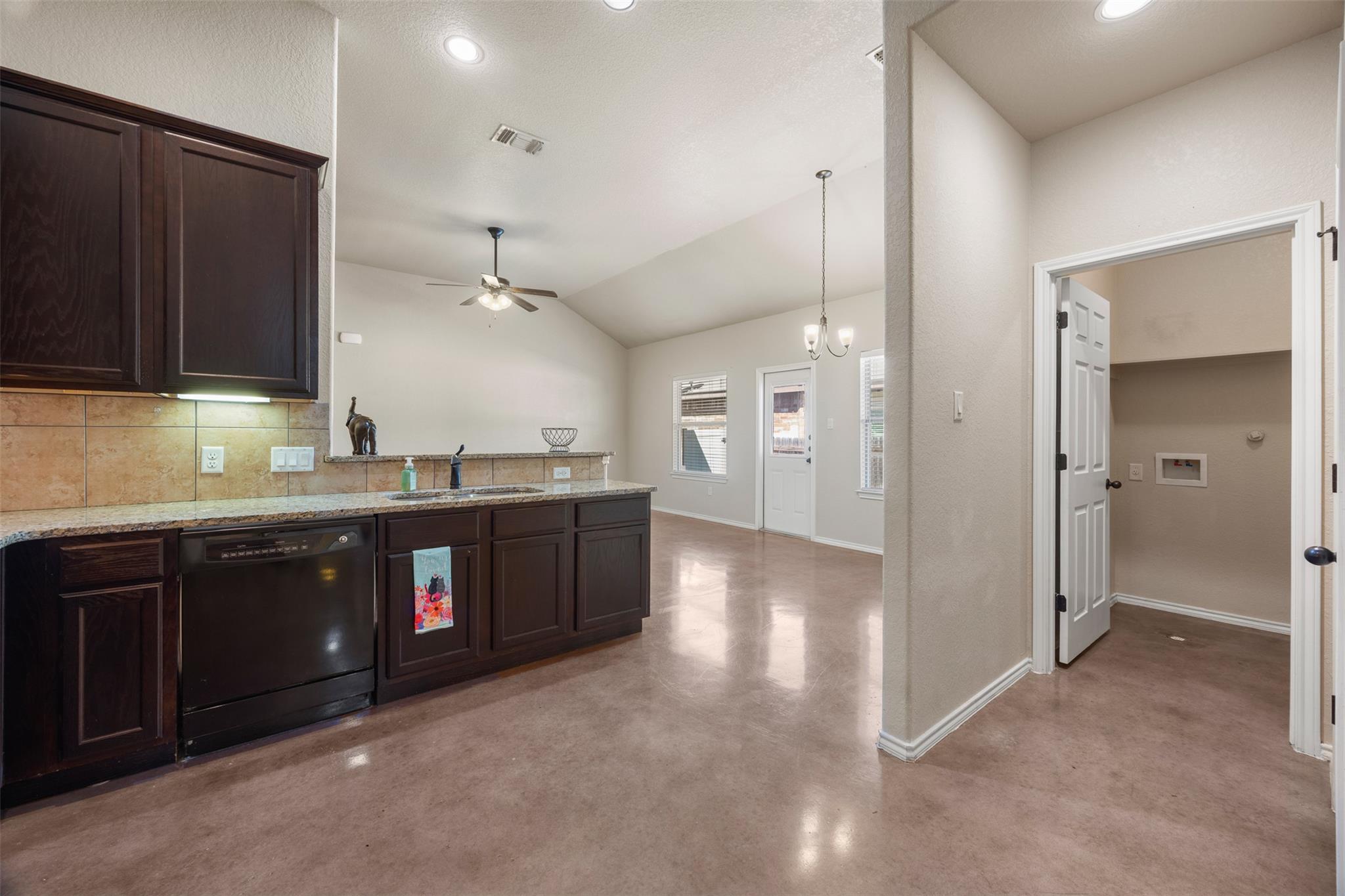 Image 7 of 16 For 125-127 Joanne Cv