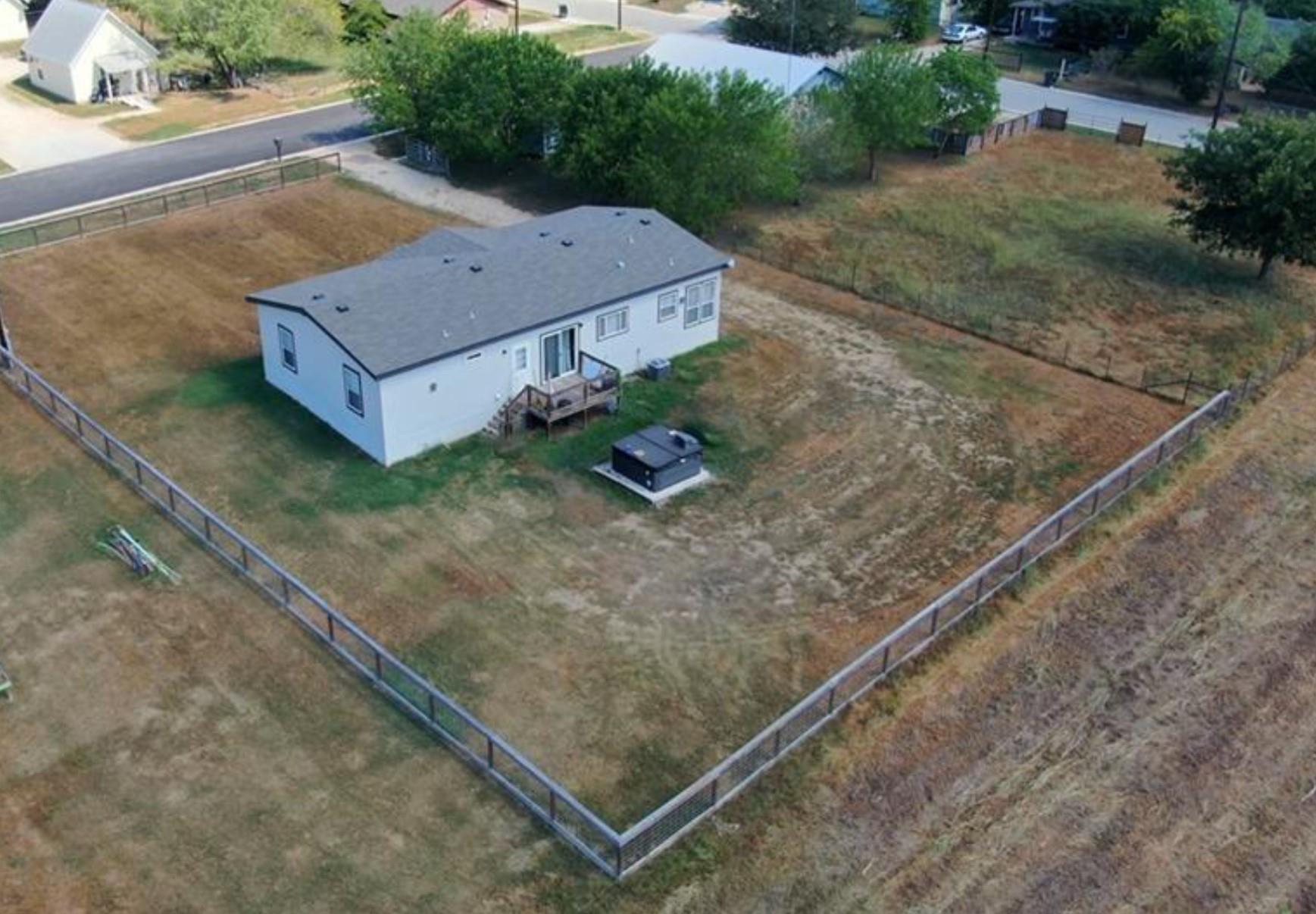 Image 3 of 28 For 402 Free Timber Ln
