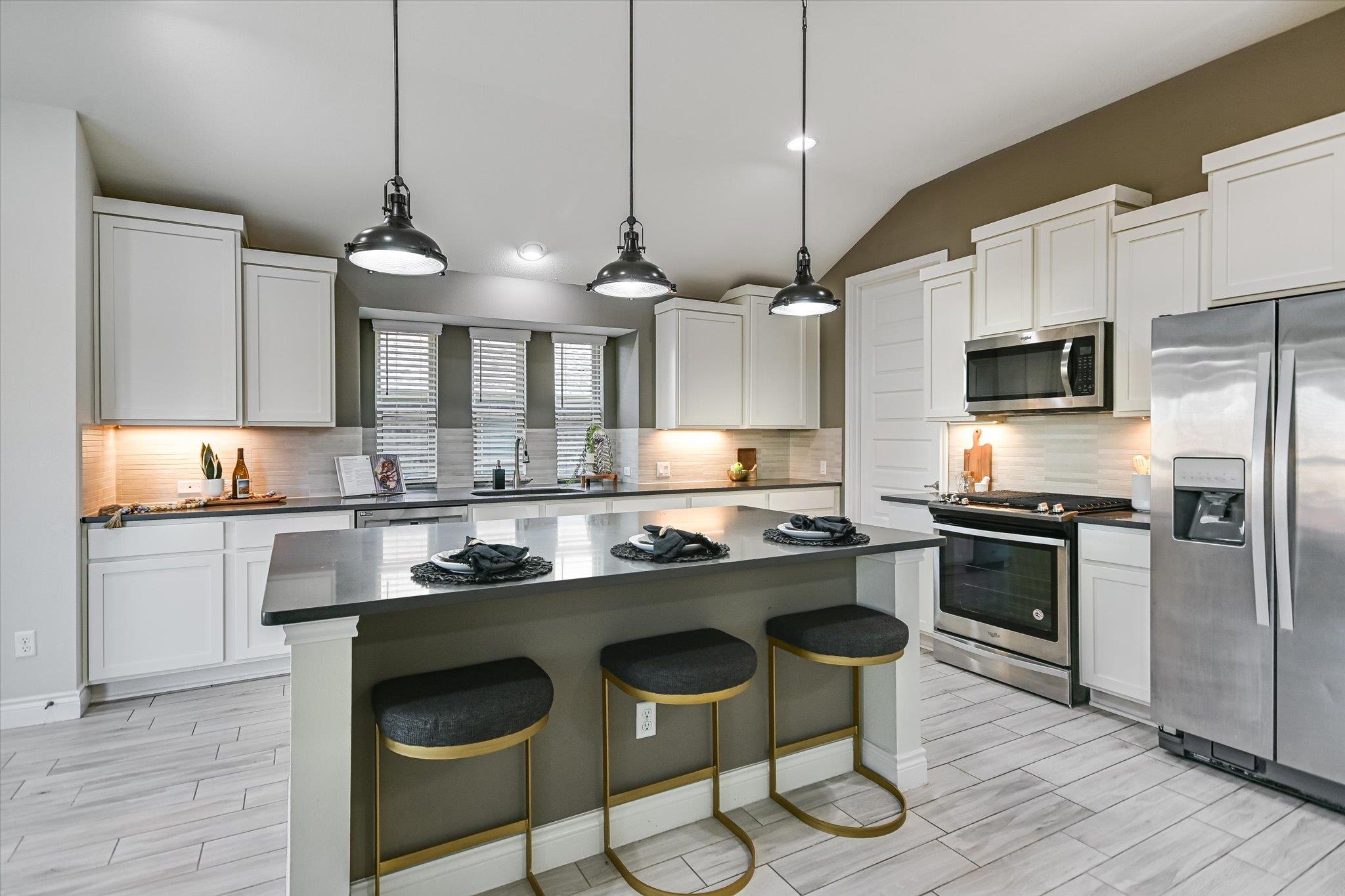 Image 13 of 34 For 104 Highfield St