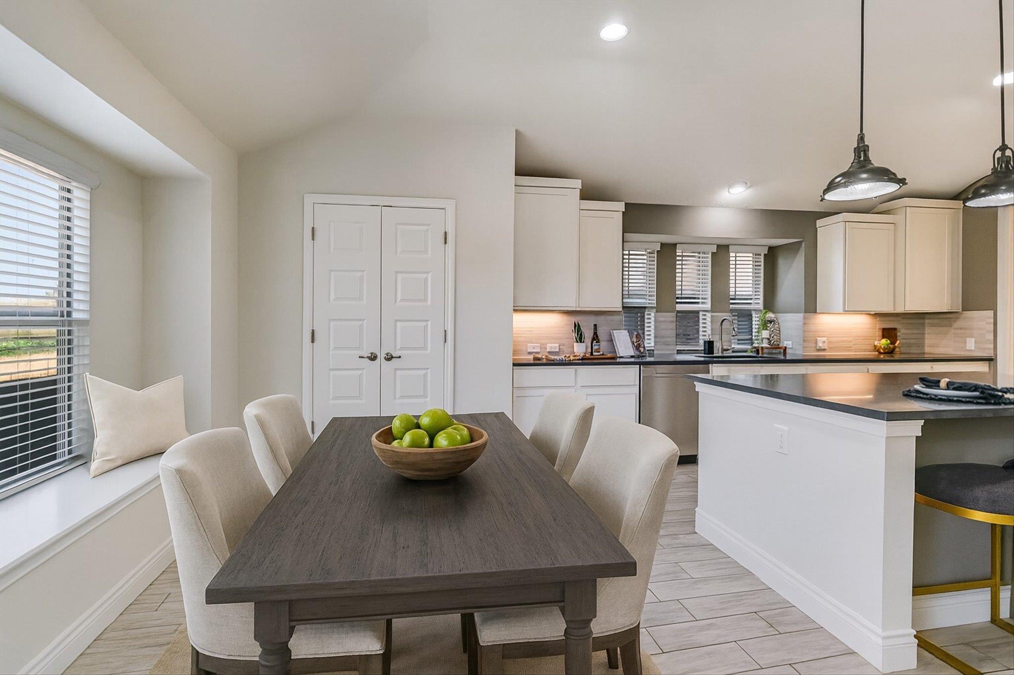 Image 16 of 34 For 104 Highfield St