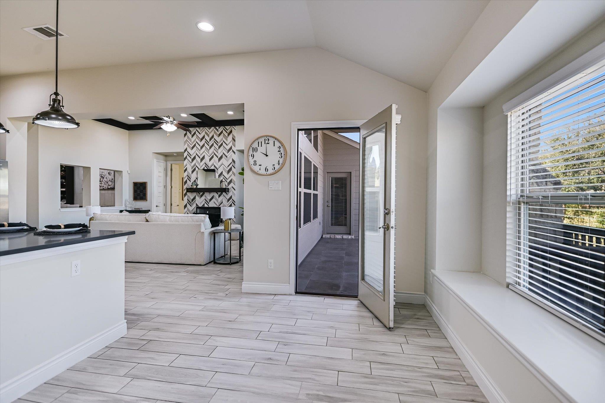 Image 17 of 34 For 104 Highfield St