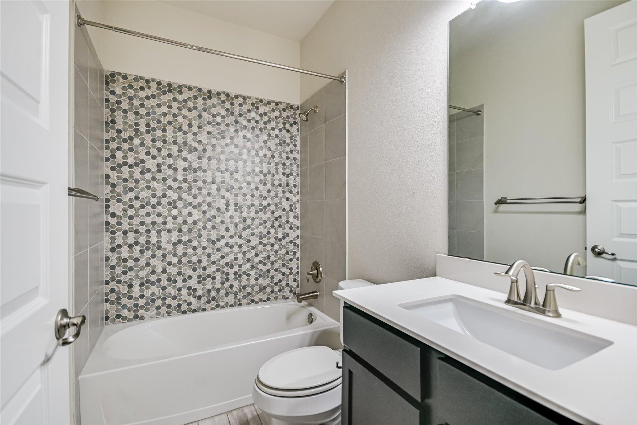 Image 25 of 34 For 104 Highfield St