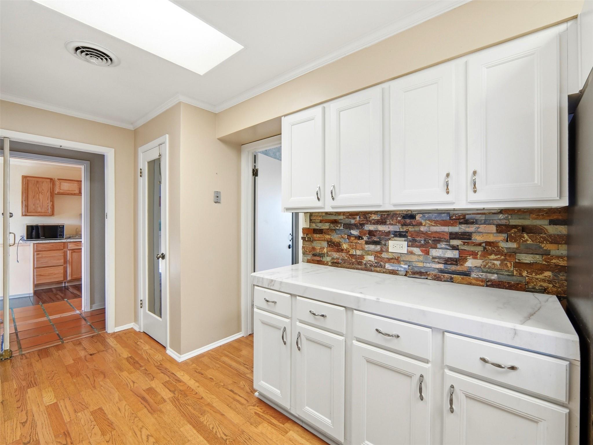 Image 12 of 38 For 159 Thornton Ln