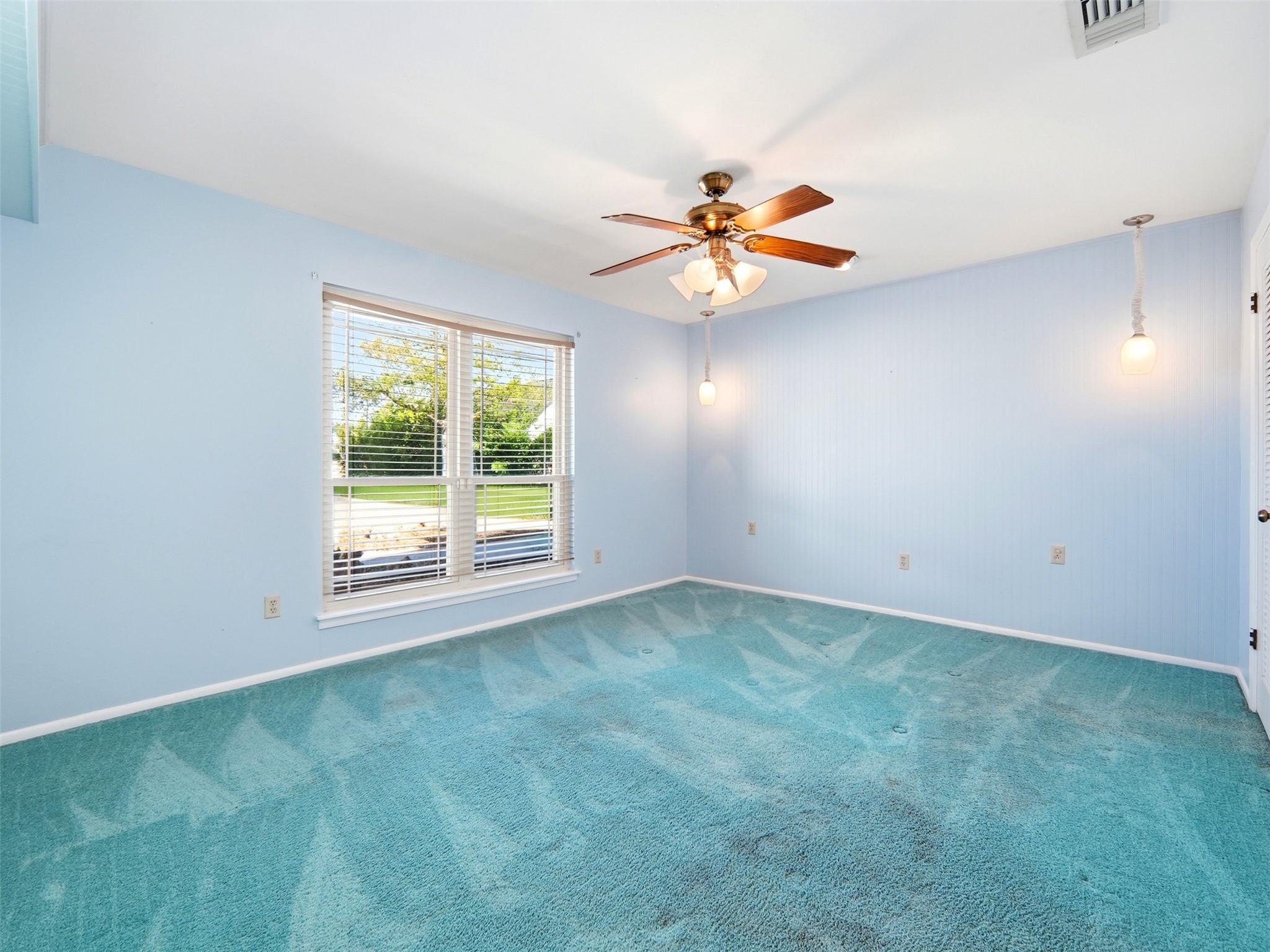 Image 24 of 38 For 159 Thornton Ln