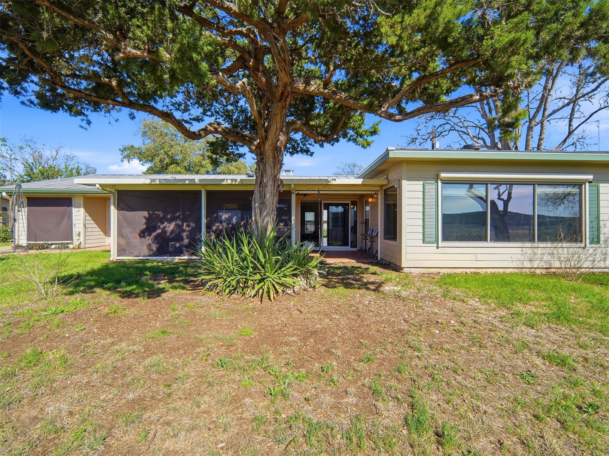 Image 28 of 38 For 159 Thornton Ln