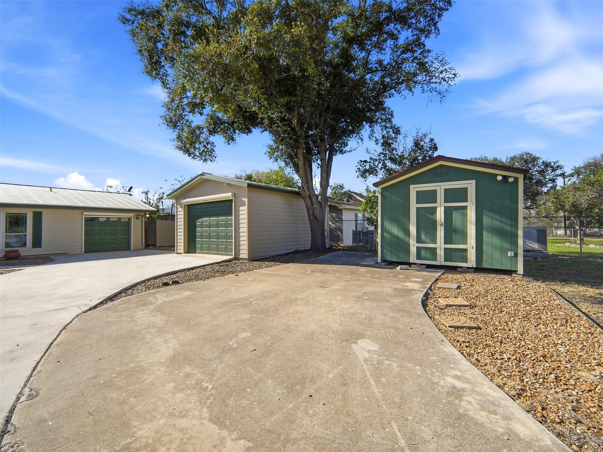 Image 4 of 38 For 159 Thornton Ln