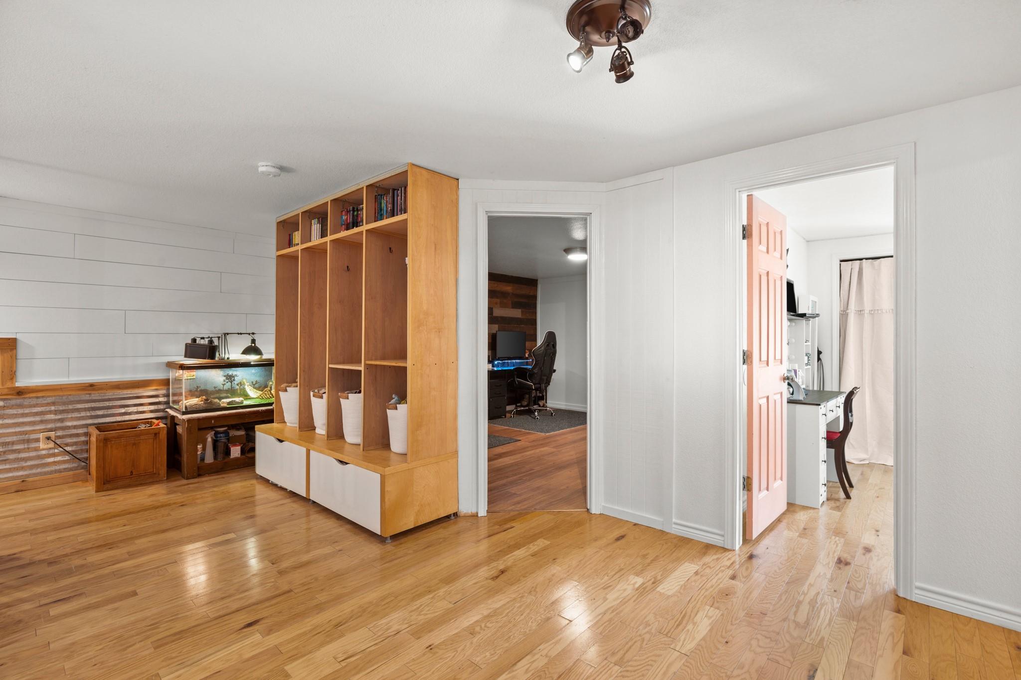 Image 14 of 40 For 320 Pecan 3  