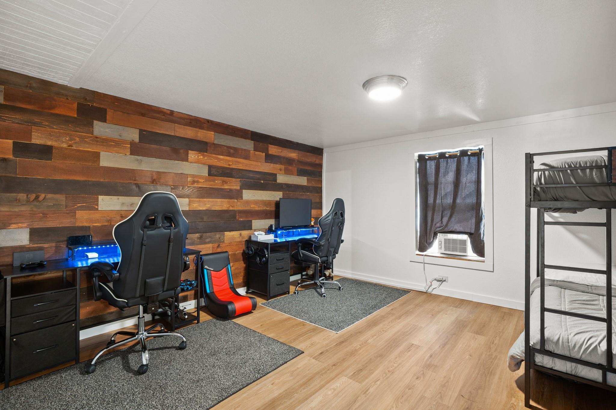 Image 15 of 40 For 320 Pecan 3  