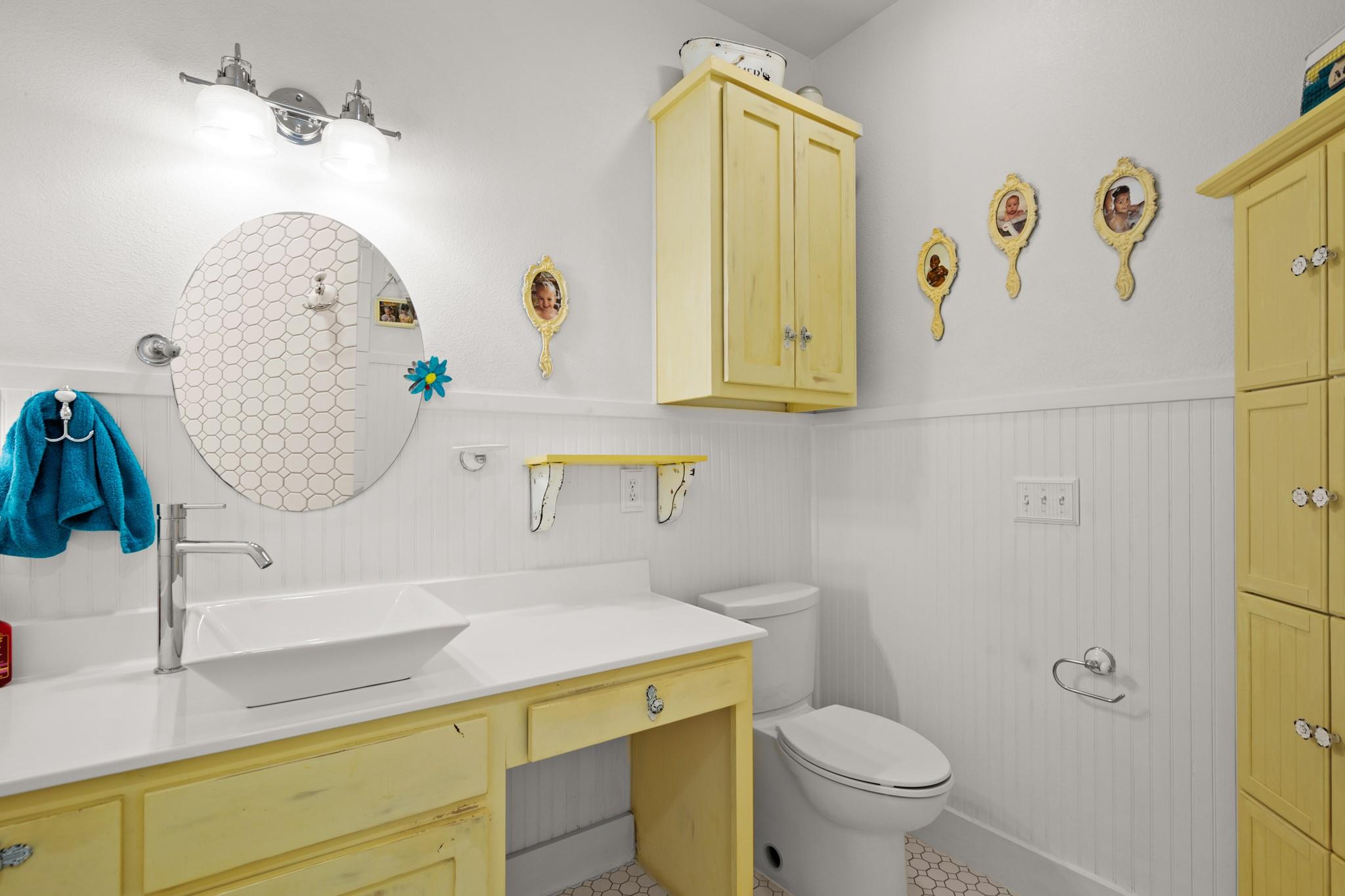 Image 24 of 40 For 320 Pecan 3  