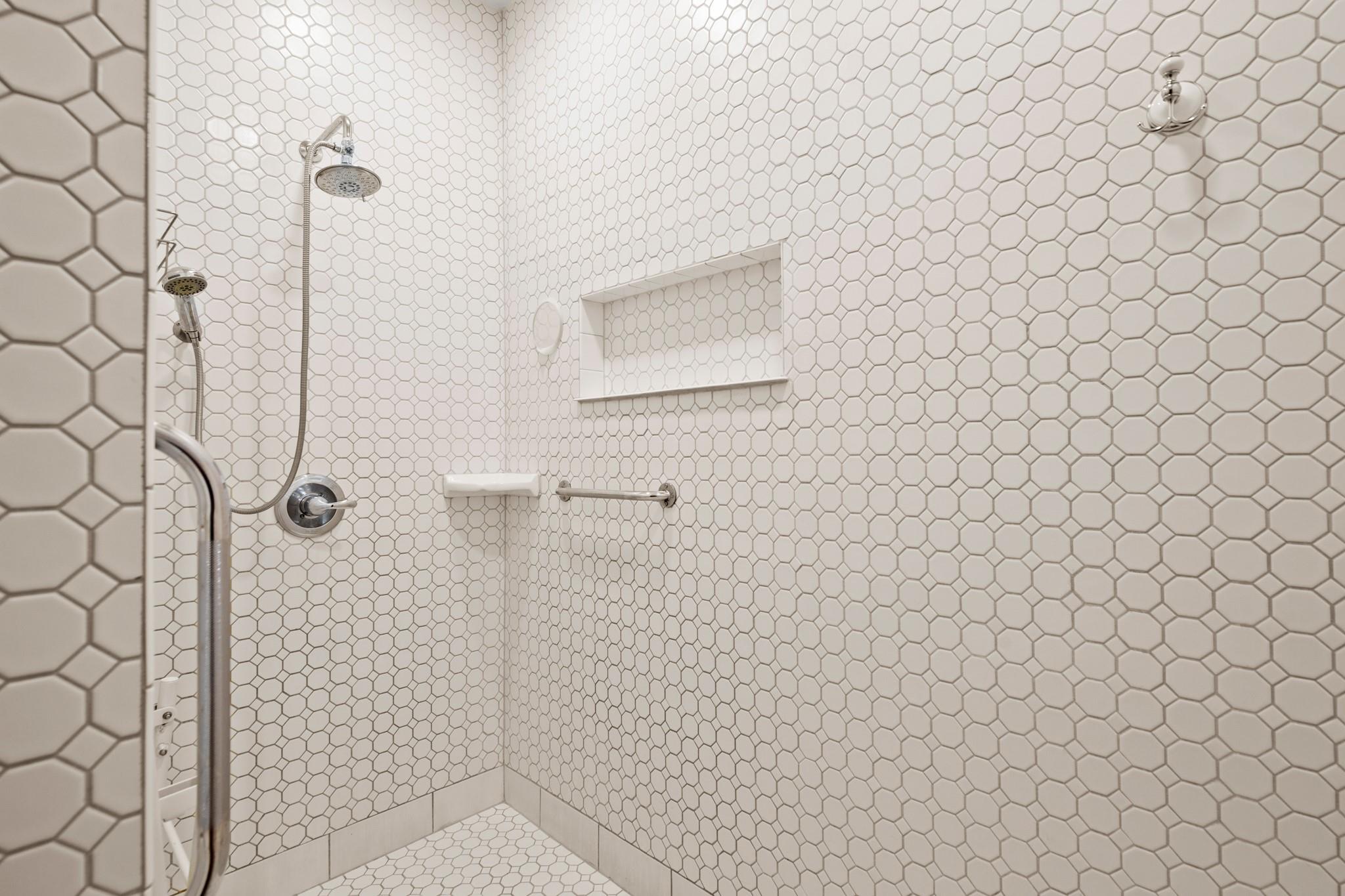 Image 25 of 40 For 320 Pecan 3  