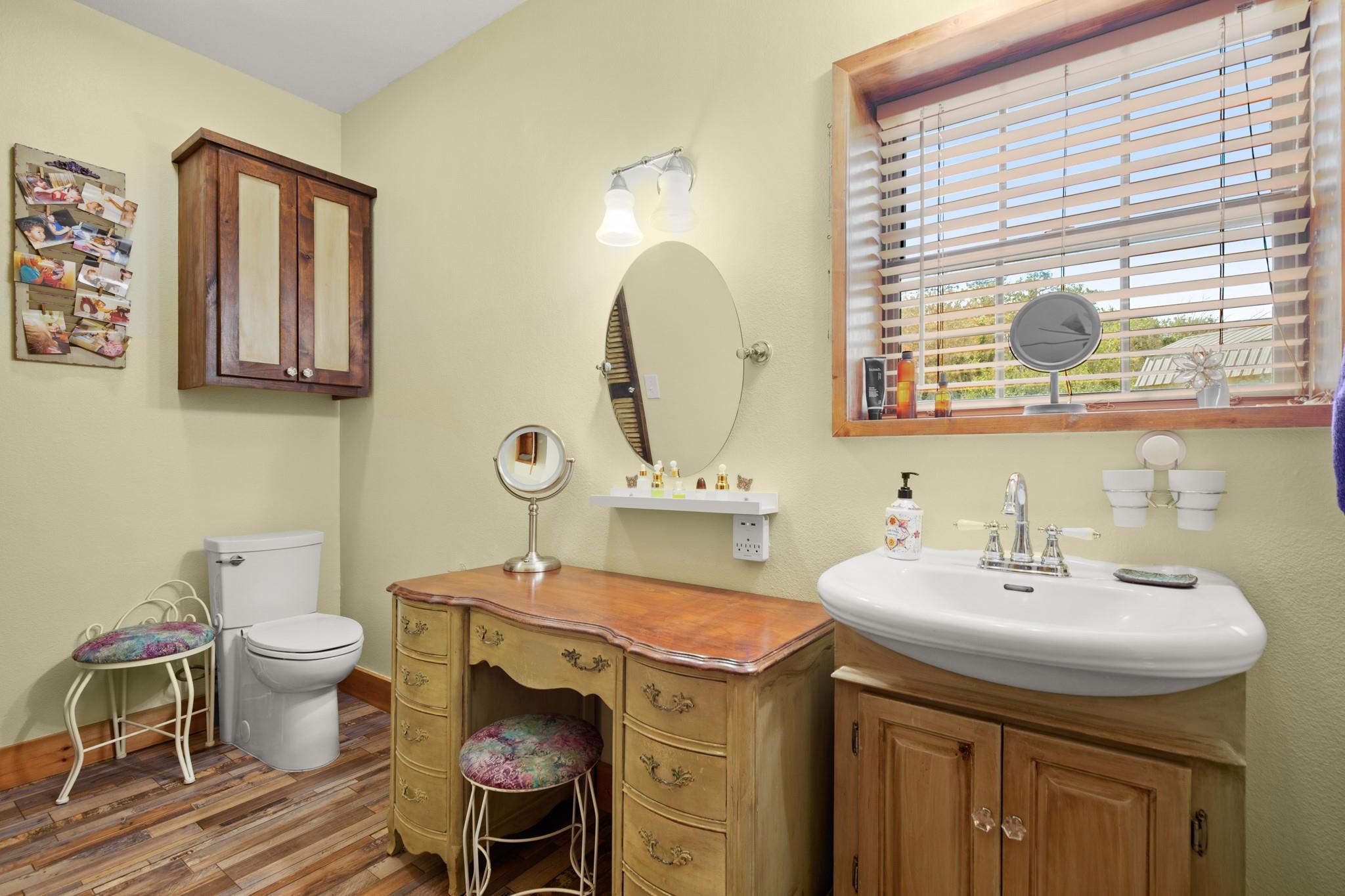 Image 27 of 40 For 320 Pecan 3  