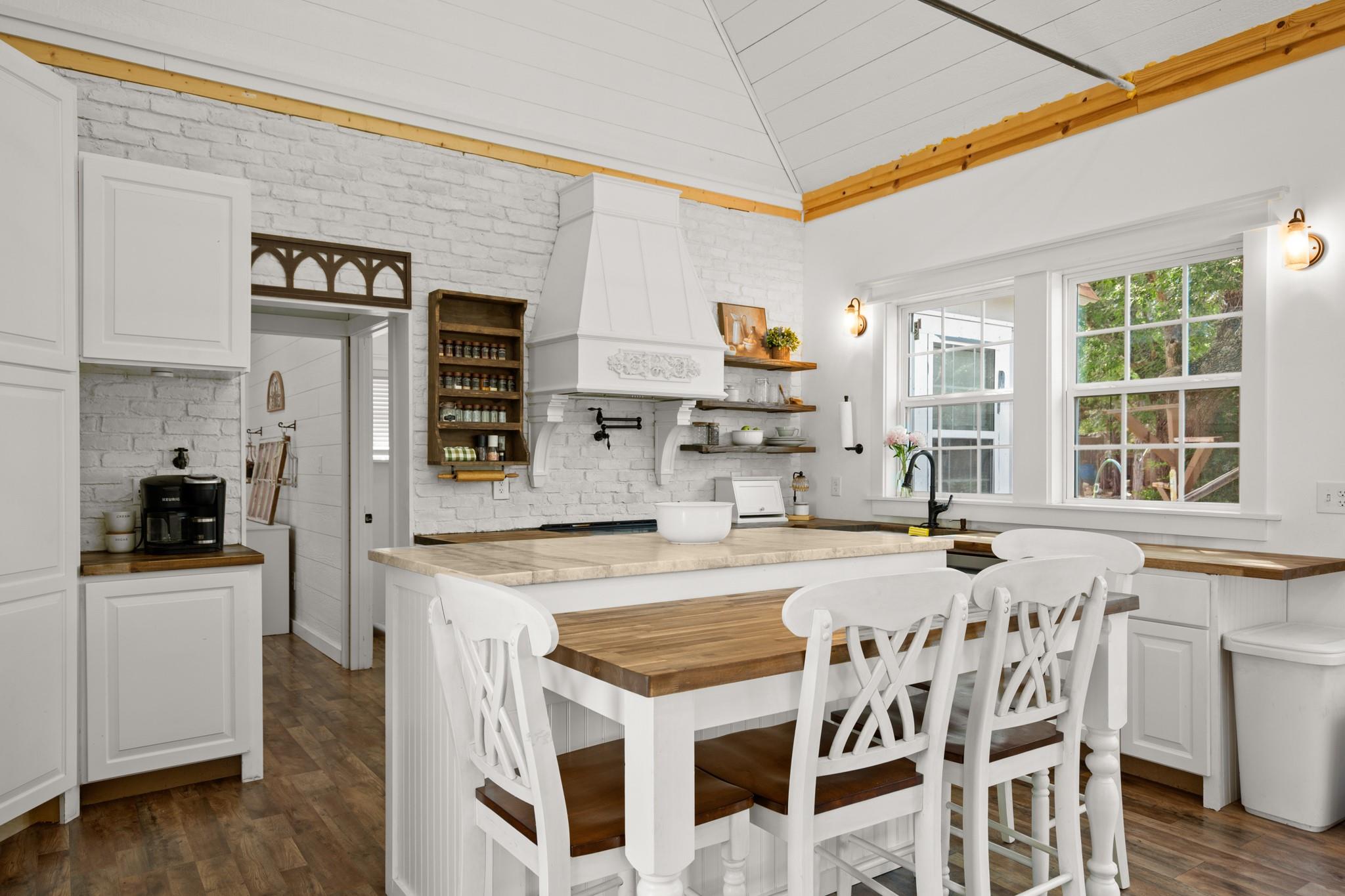 Image 28 of 40 For 320 Pecan 3  